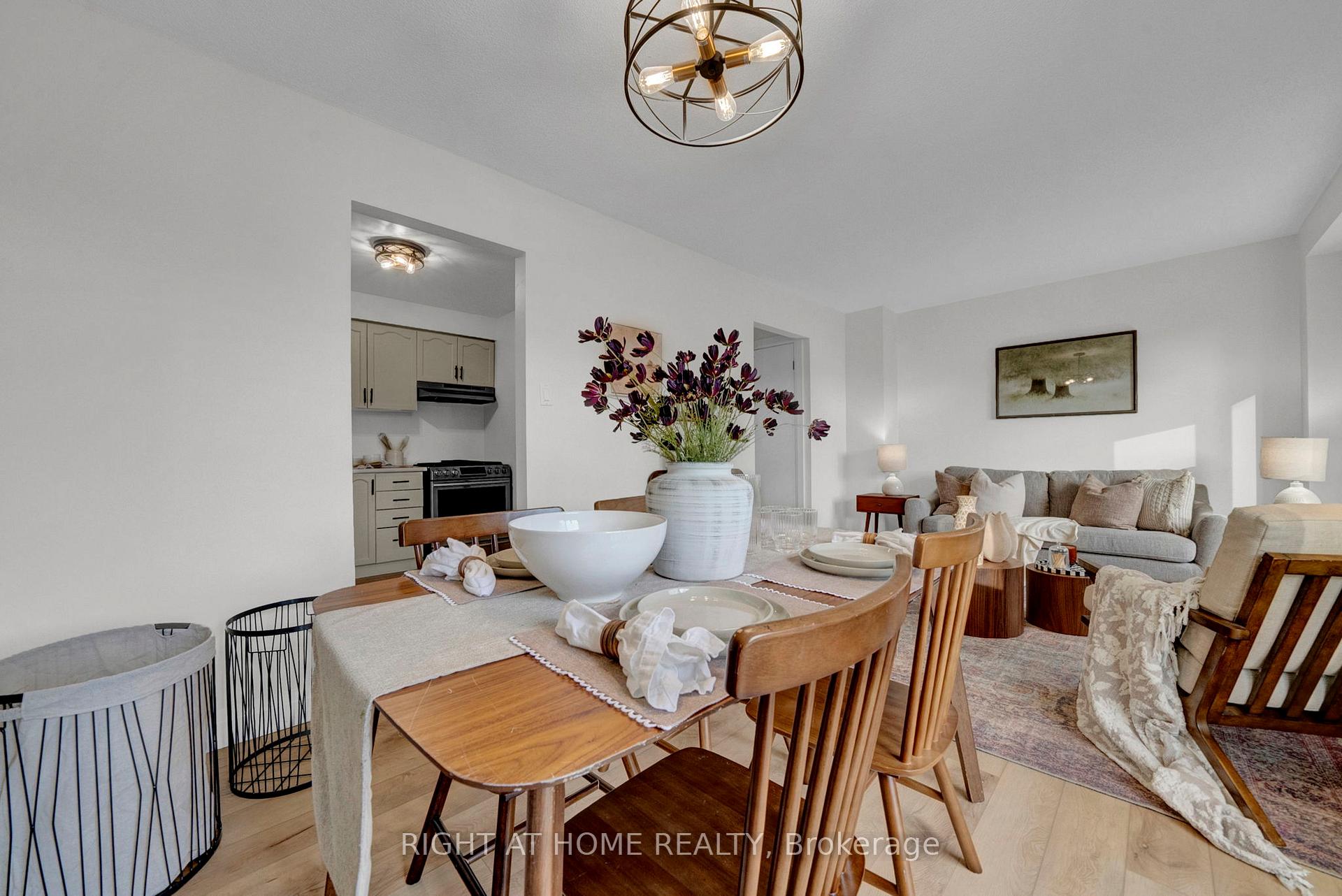 Photo 11 of 33 Pomeroy Street, Clarington, Bowmanville — HOMEH