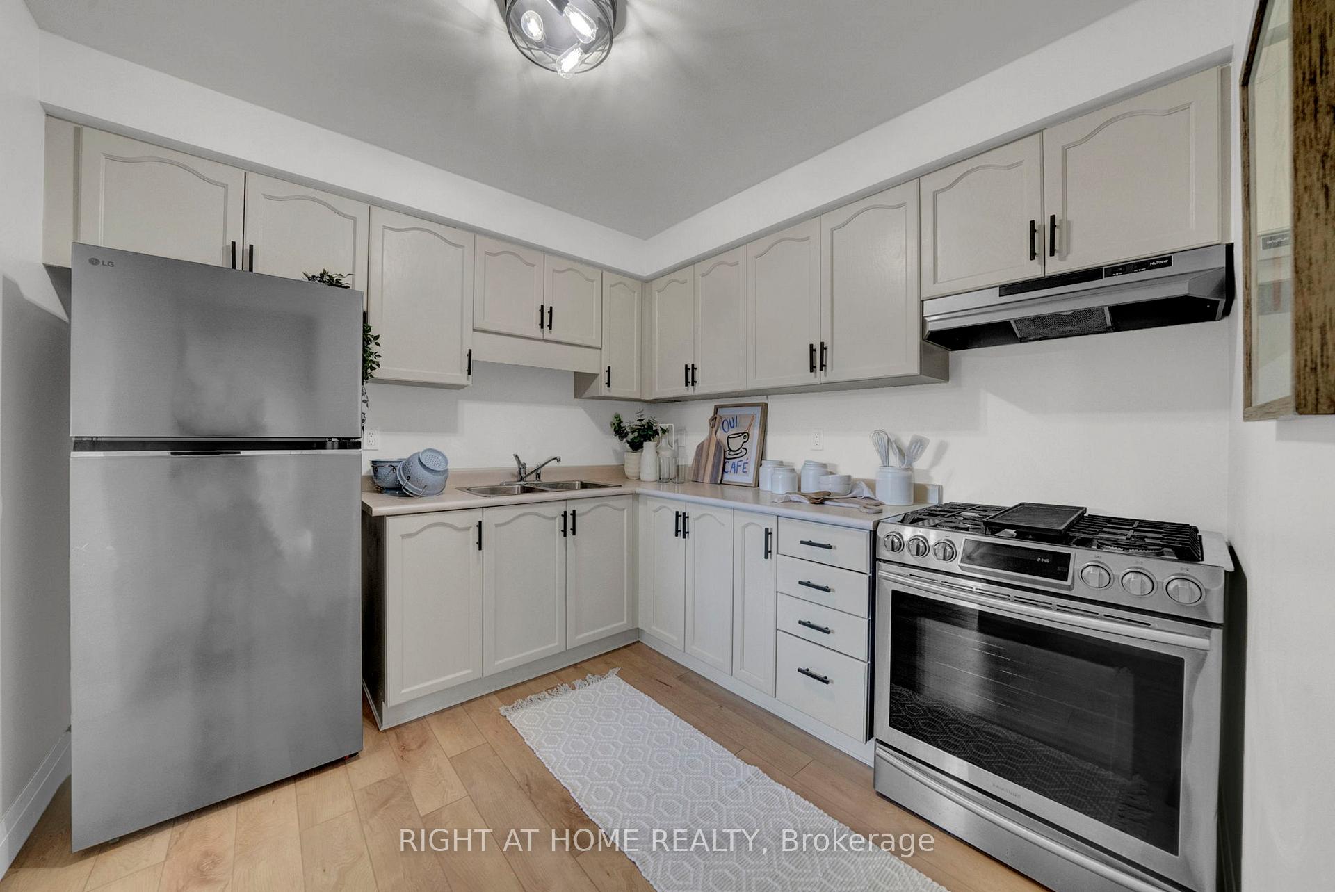 Photo 14 of 33 Pomeroy Street, Clarington, Bowmanville — HOMEH