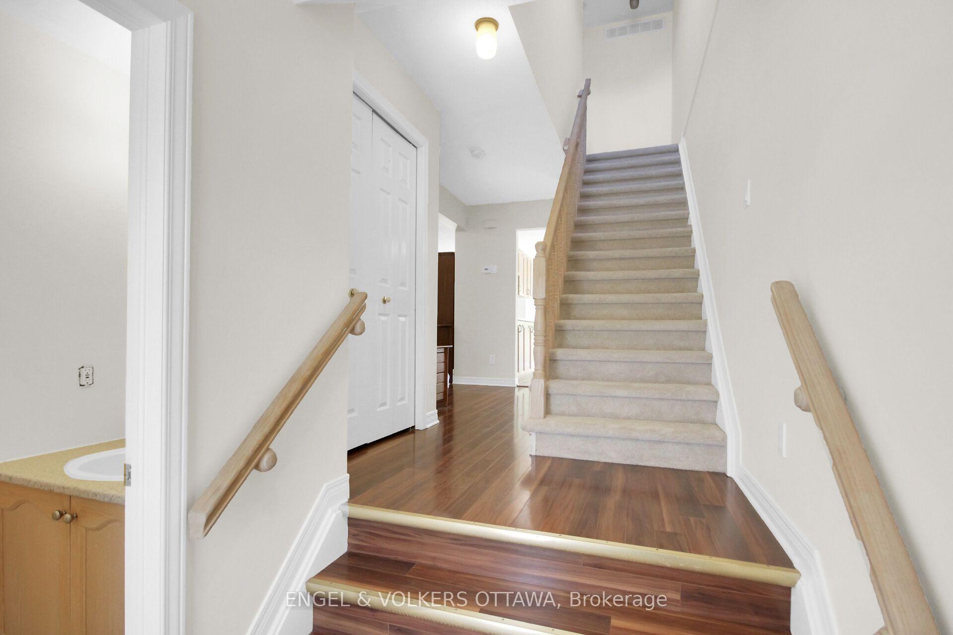 Photo 4 of 285 Stoneway Drive, Ottawa, Barrhaven East — HOMEH