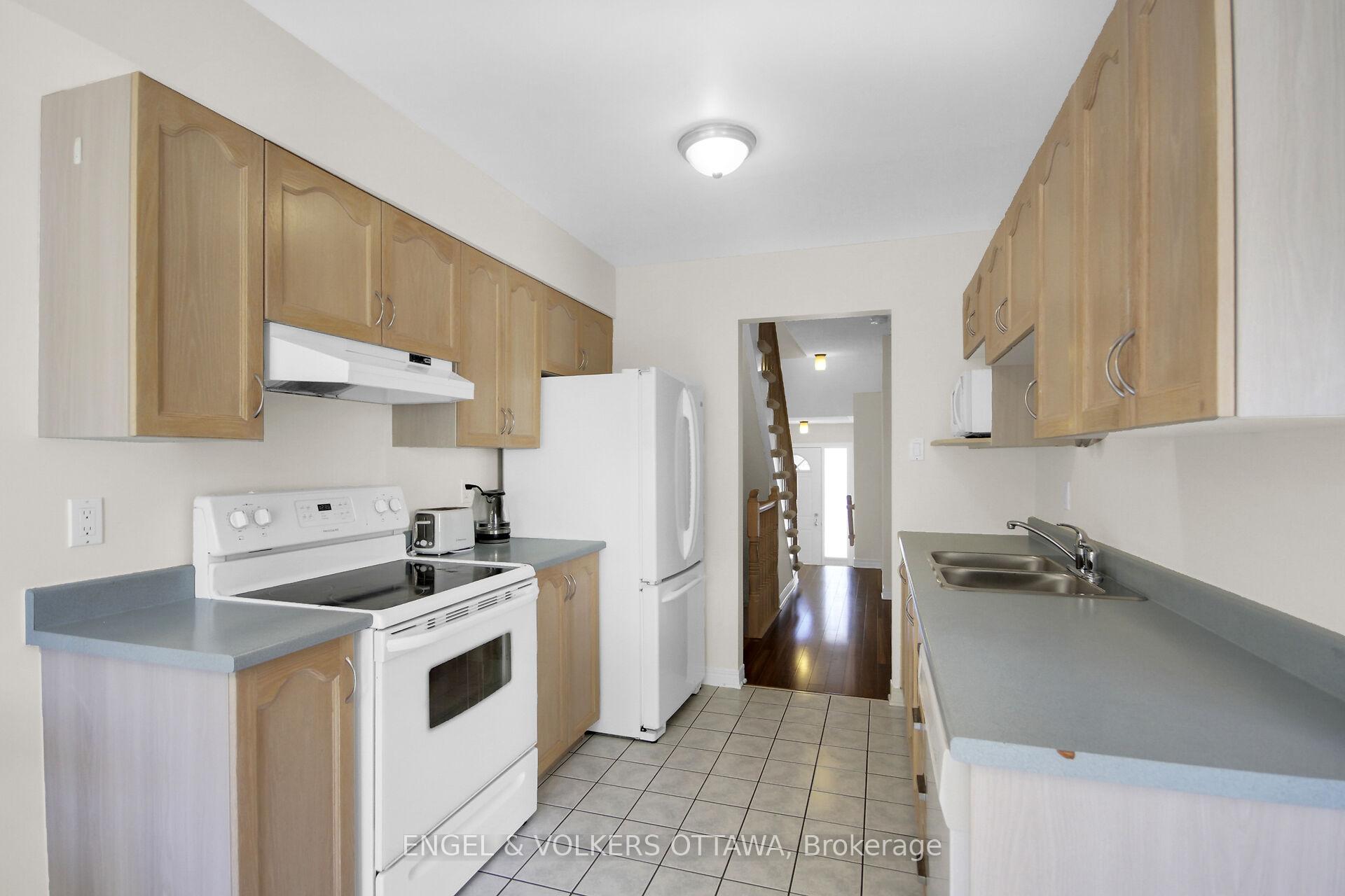 Photo 13 of 285 Stoneway Drive, Ottawa, Barrhaven East — HOMEH