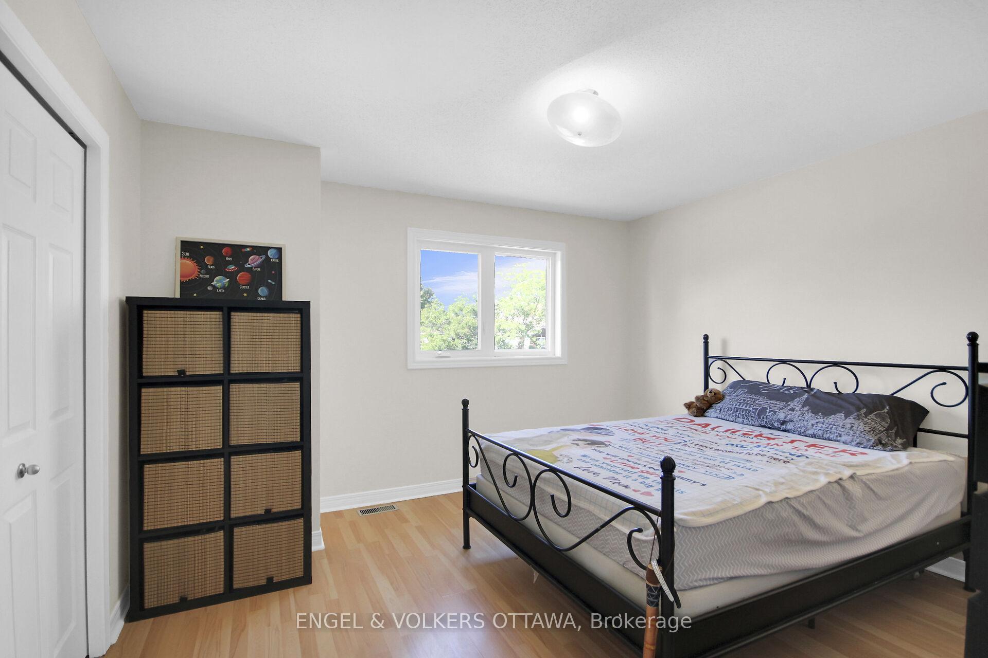 Photo 17 of 285 Stoneway Drive, Ottawa, Barrhaven East — HOMEH
