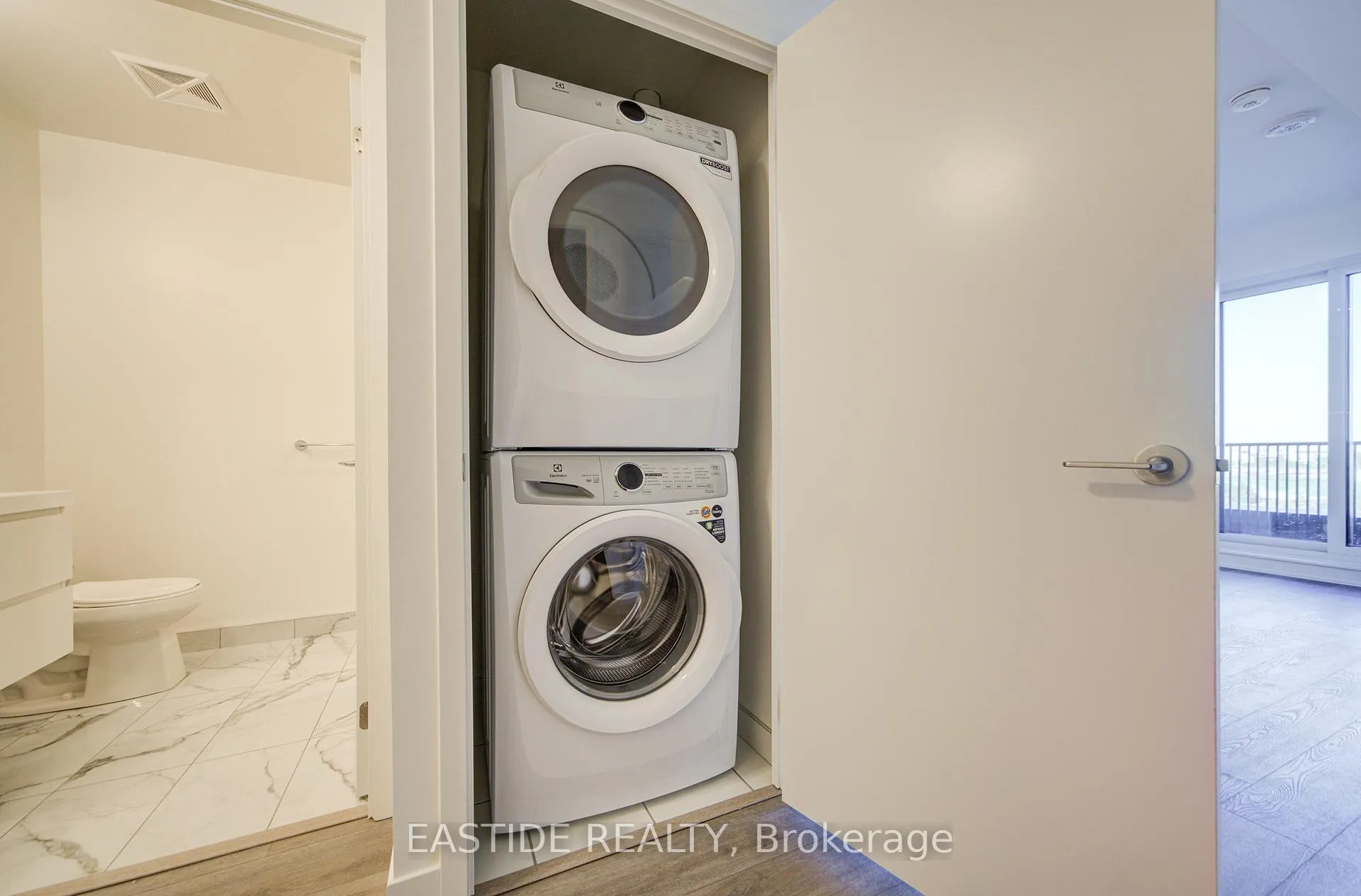 Photo 14 of Unit 409, 56 Andre De Grasse Street, Markham, Unionville — HOMEH