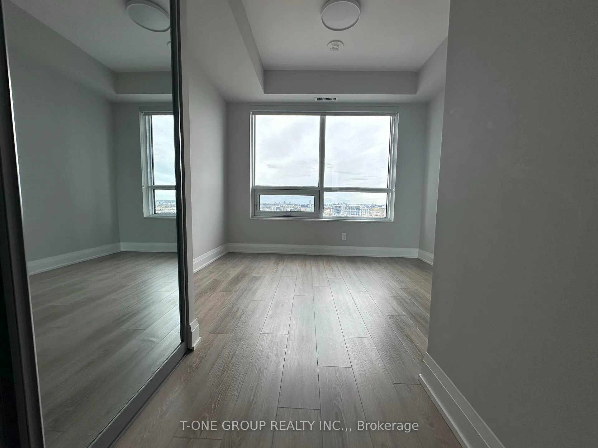 Photo 4 of Unit 2505, 18 Water Walk Drive, Markham, Unionville — HOMEH