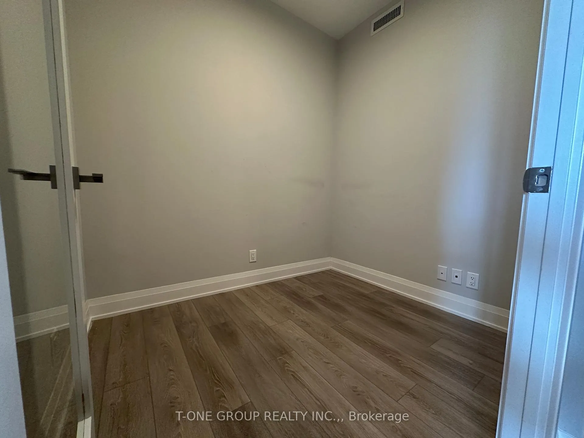 Photo 7 of Unit 2505, 18 Water Walk Drive, Markham, Unionville — HOMEH