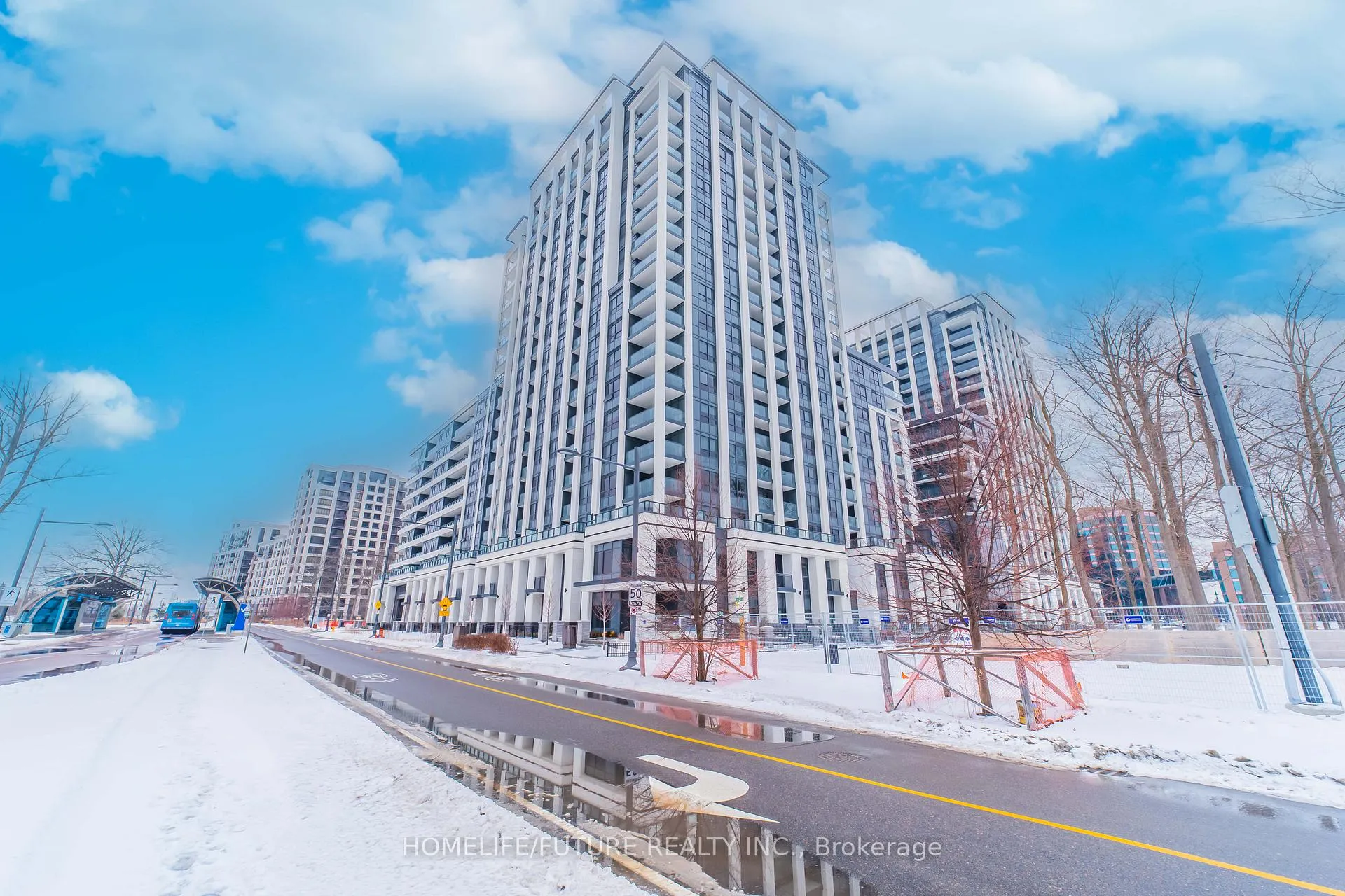 Photo 1 of Unit 801, 8 Cedarland Drive, Markham, Unionville — HOMEH