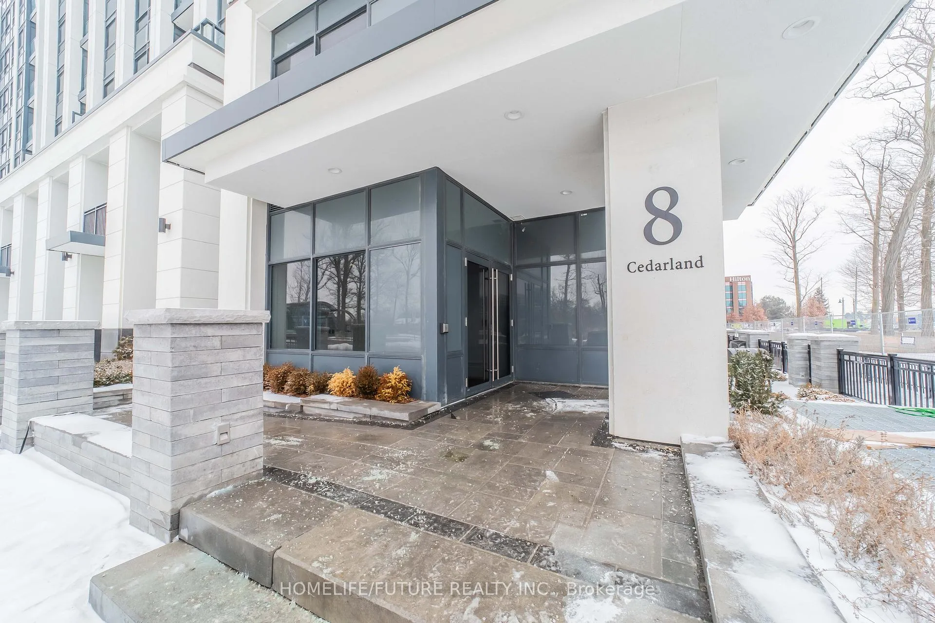 Photo 3 of Unit 801, 8 Cedarland Drive, Markham, Unionville — HOMEH