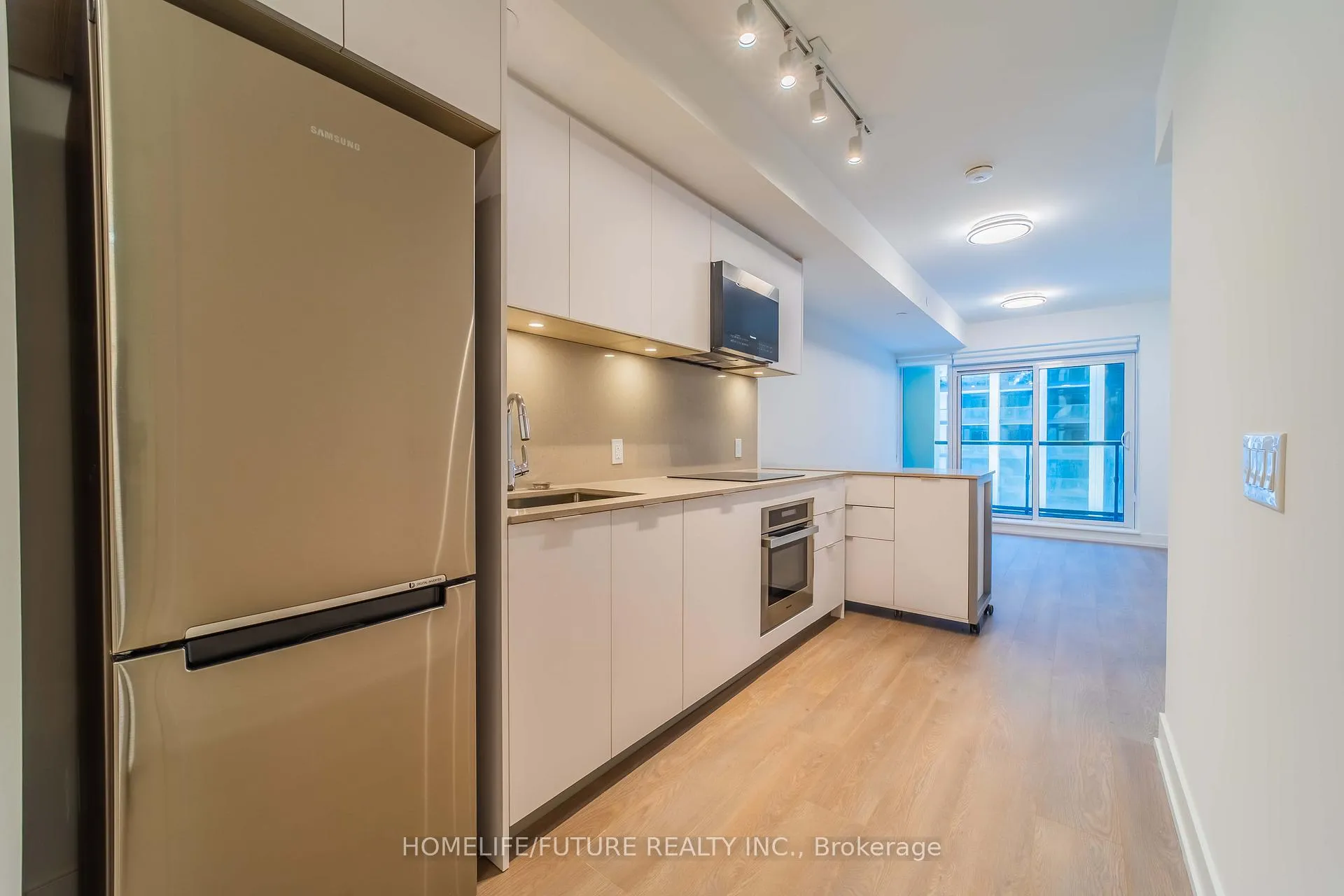 Photo 9 of Unit 801, 8 Cedarland Drive, Markham, Unionville — HOMEH