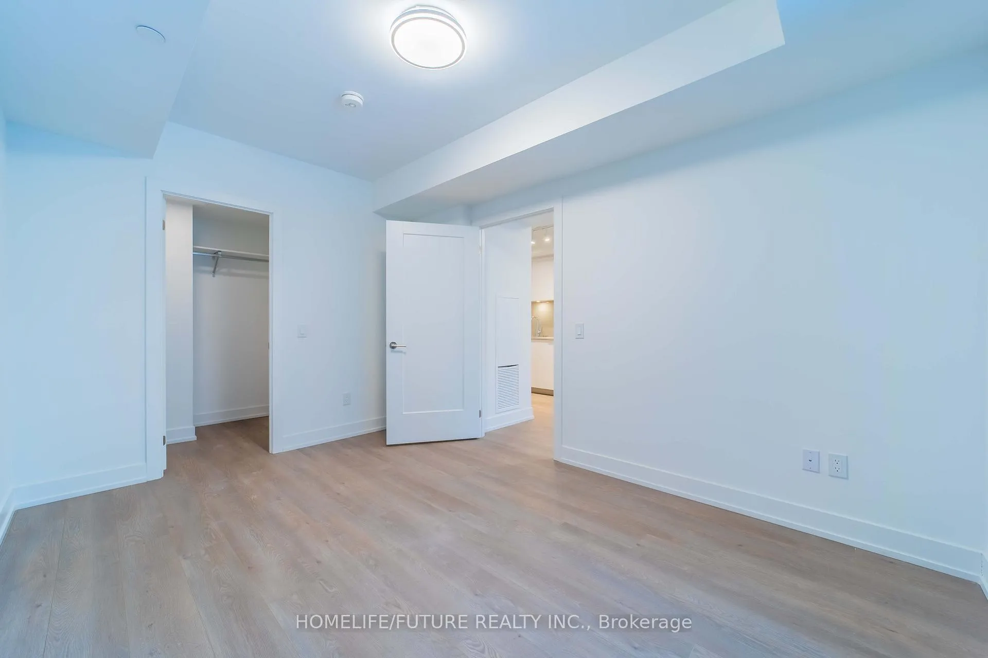 Photo 14 of Unit 801, 8 Cedarland Drive, Markham, Unionville — HOMEH