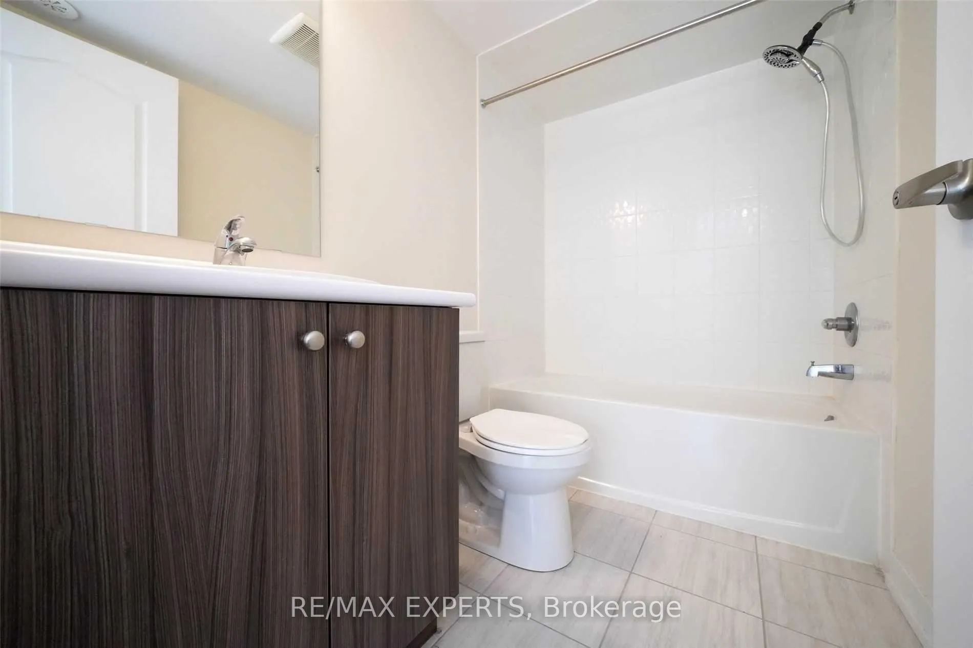 Photo 7 of Unit 2230, 10 Westmeath Lane, Markham, Cornell — HOMEH