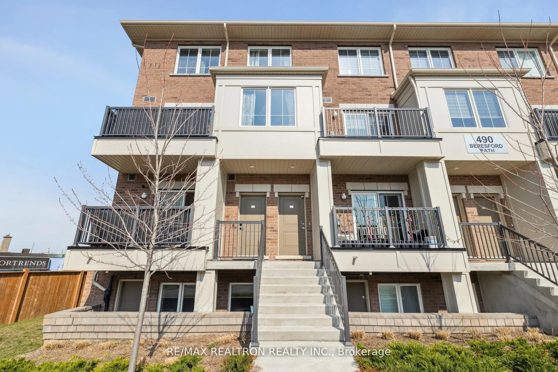Photo 3 of Unit 6, 490 Beresford Path, Oshawa, Central — HOMEH