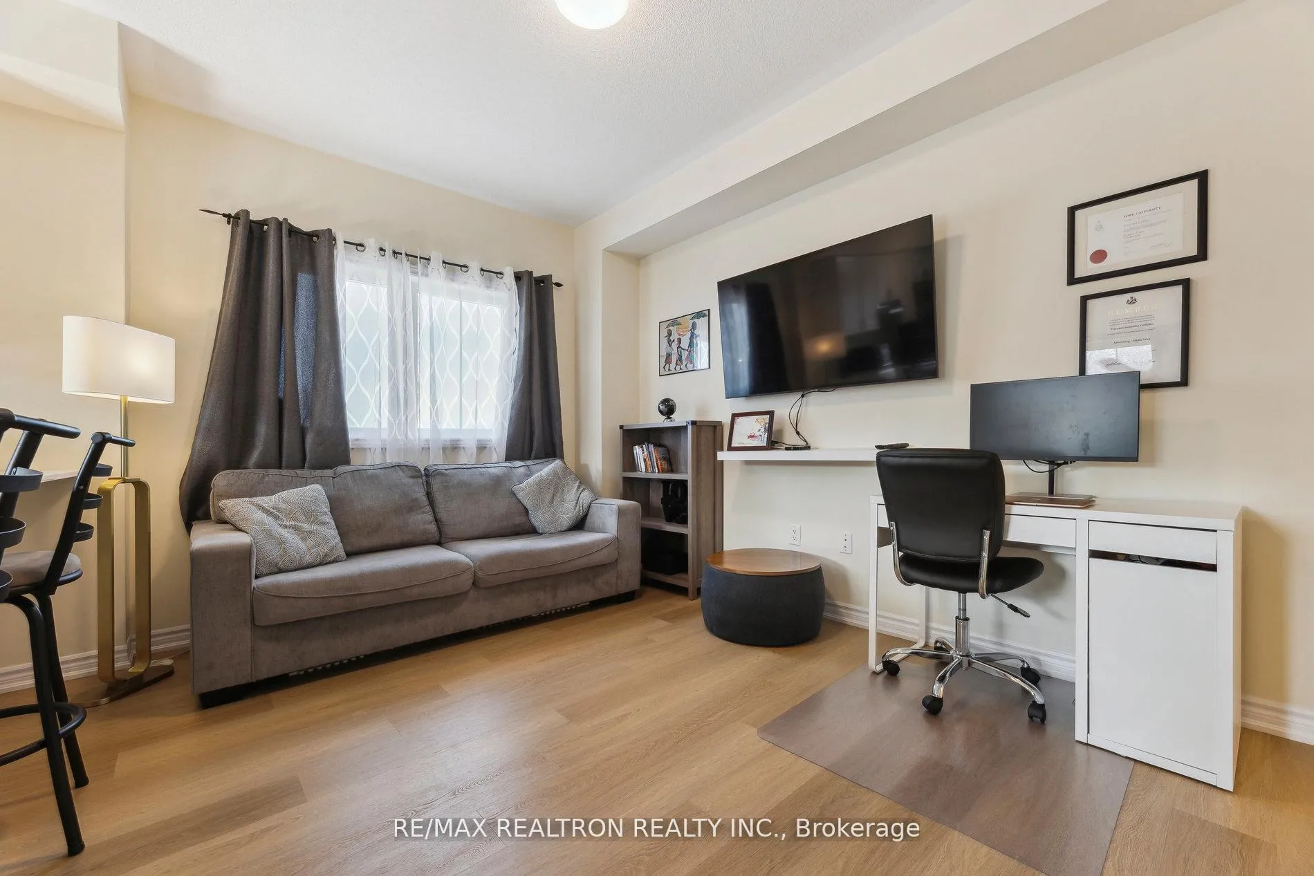 Photo 5 of Unit 6, 490 Beresford Path, Oshawa, Central — HOMEH