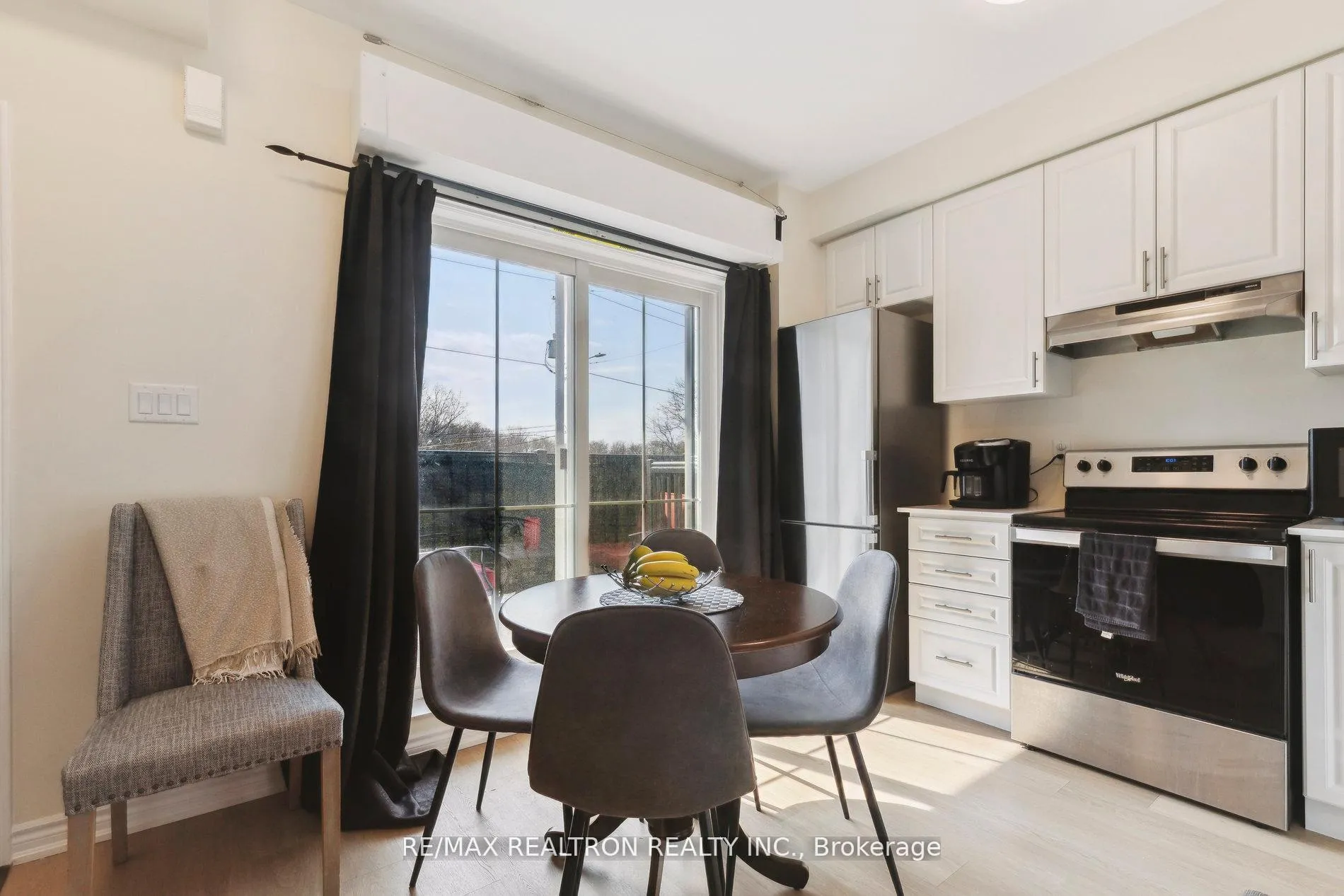 Photo 8 of Unit 6, 490 Beresford Path, Oshawa, Central — HOMEH