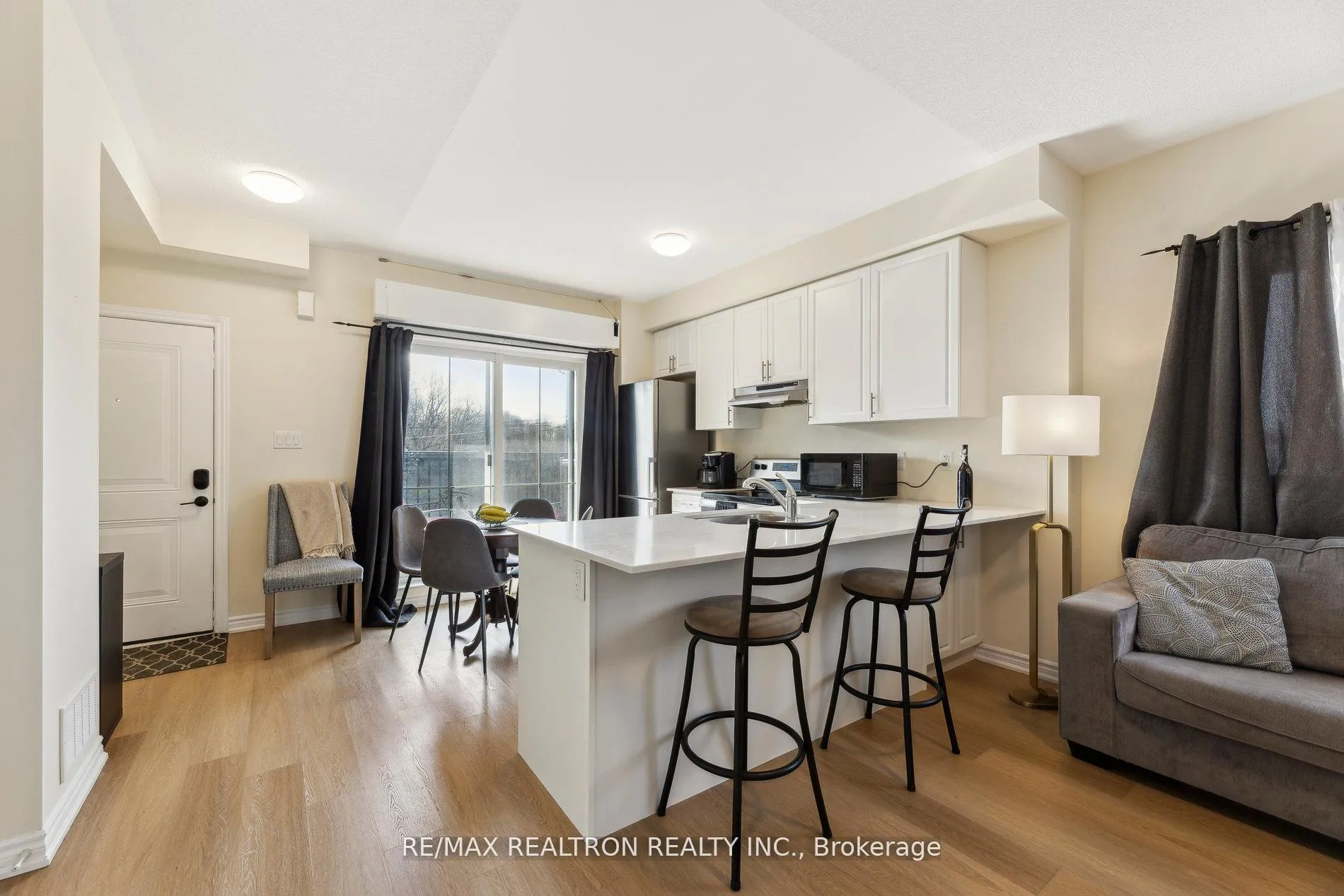 Photo 10 of Unit 6, 490 Beresford Path, Oshawa, Central — HOMEH