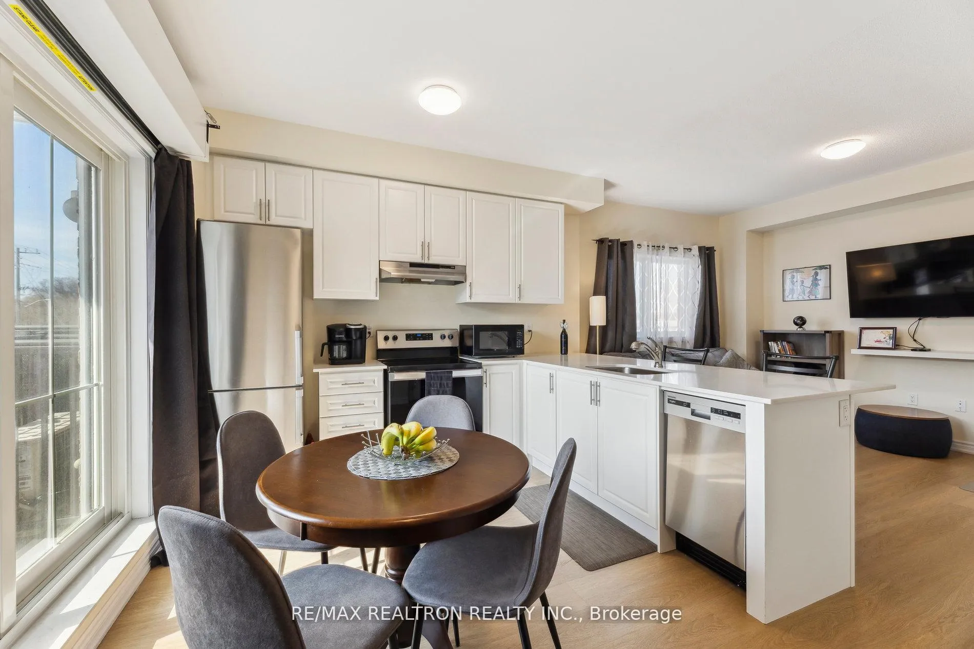 Photo 11 of Unit 6, 490 Beresford Path, Oshawa, Central — HOMEH