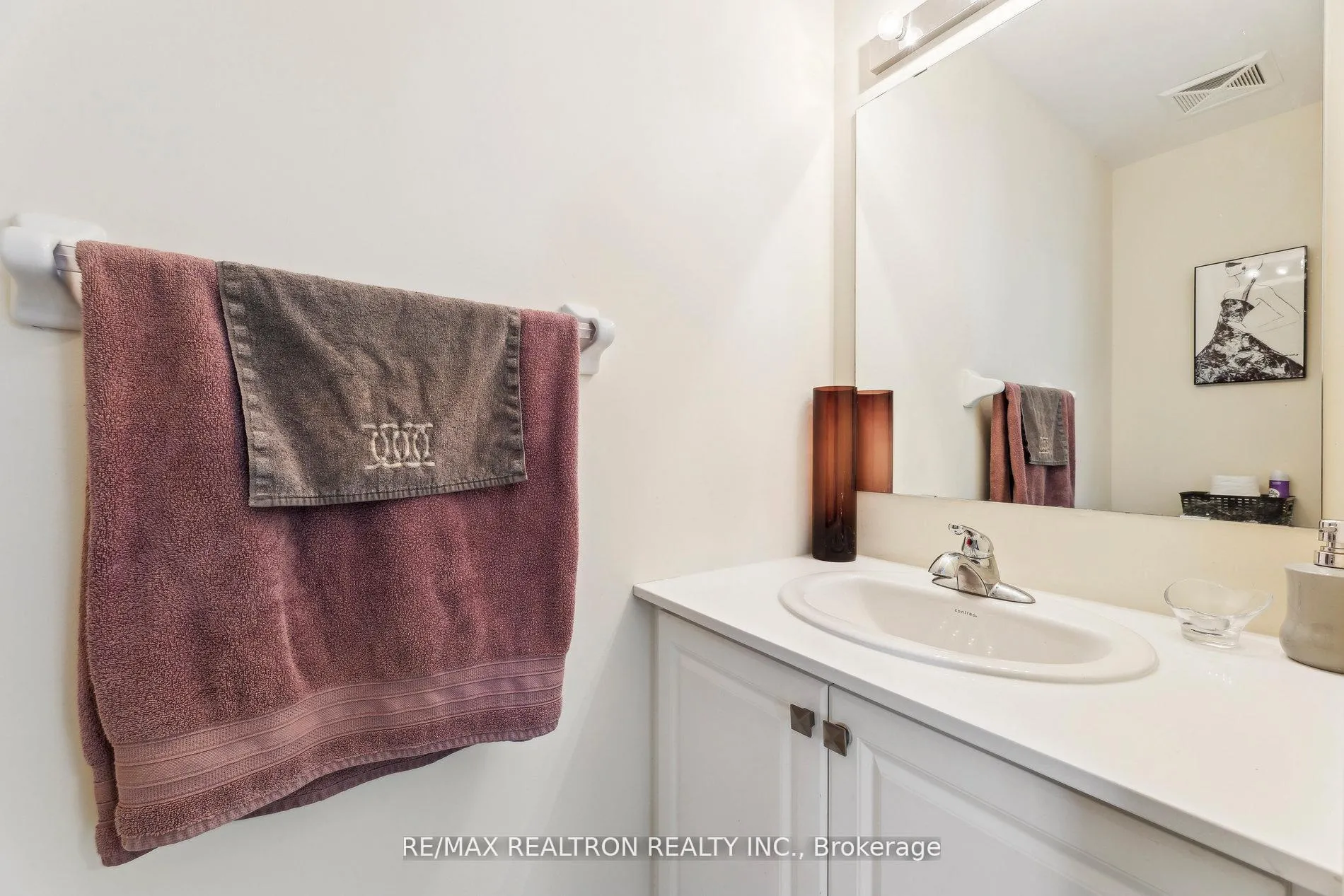 Photo 18 of Unit 6, 490 Beresford Path, Oshawa, Central — HOMEH