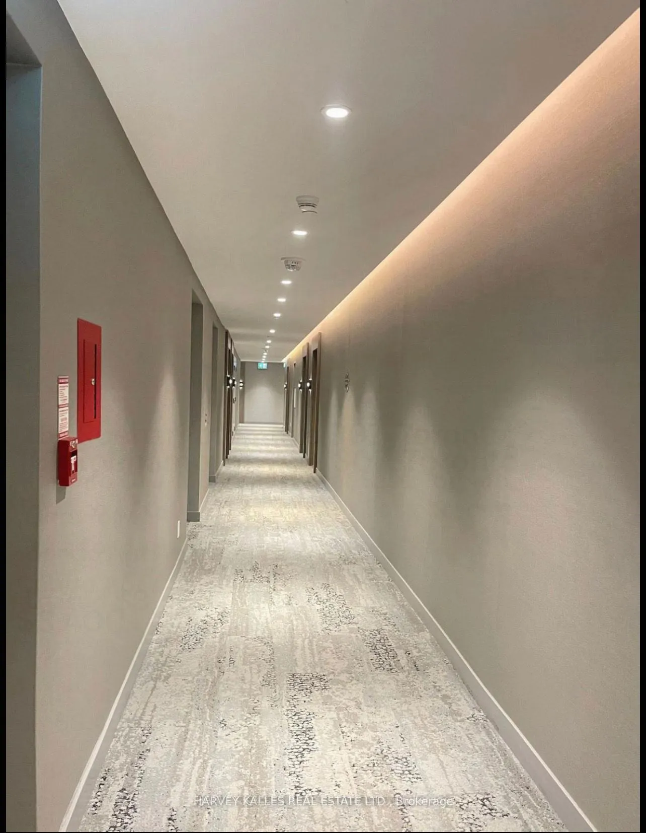 Photo 2 of Unit 307, 161 Roehampton Avenue, Toronto, Mount Pleasant East — HOMEH