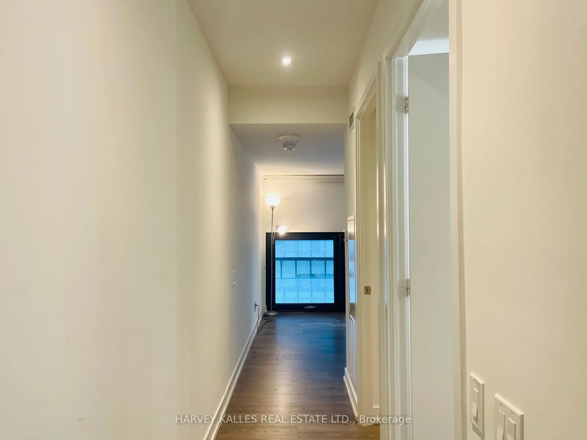 Photo 5 of Unit 307, 161 Roehampton Avenue, Toronto, Mount Pleasant East — HOMEH