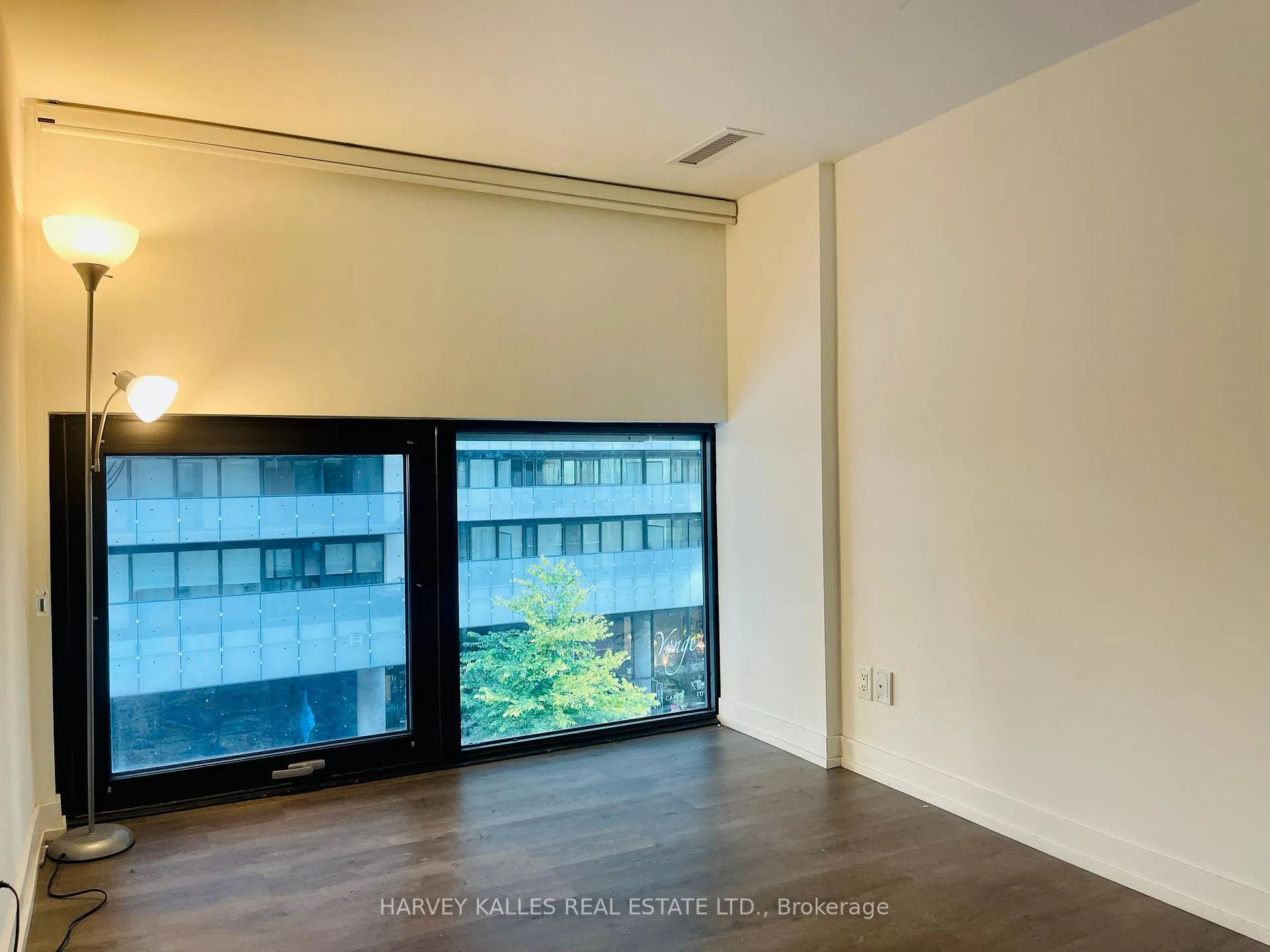 Photo 6 of Unit 307, 161 Roehampton Avenue, Toronto, Mount Pleasant East — HOMEH