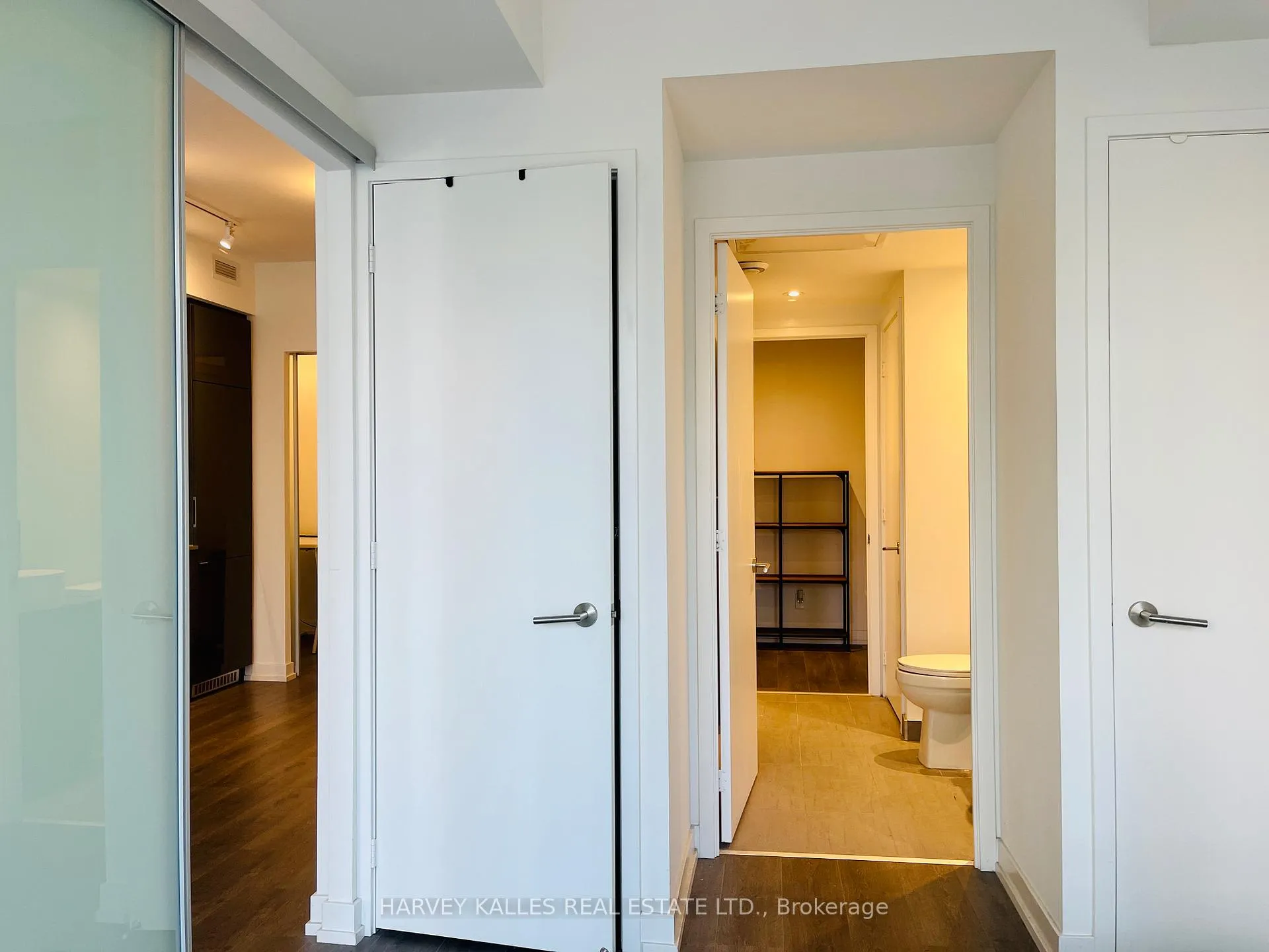 Photo 8 of Unit 307, 161 Roehampton Avenue, Toronto, Mount Pleasant East — HOMEH
