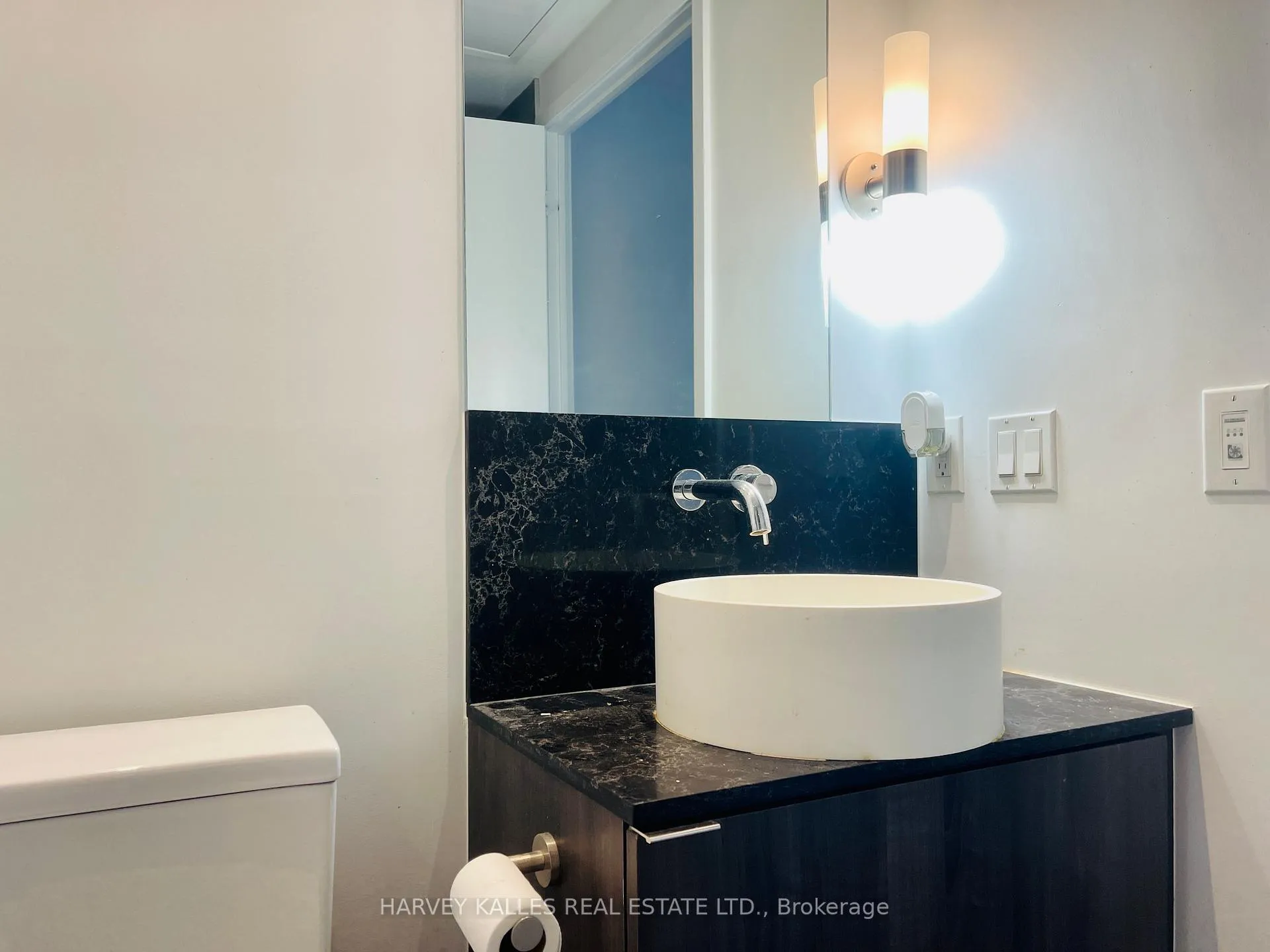 Photo 10 of Unit 307, 161 Roehampton Avenue, Toronto, Mount Pleasant East — HOMEH