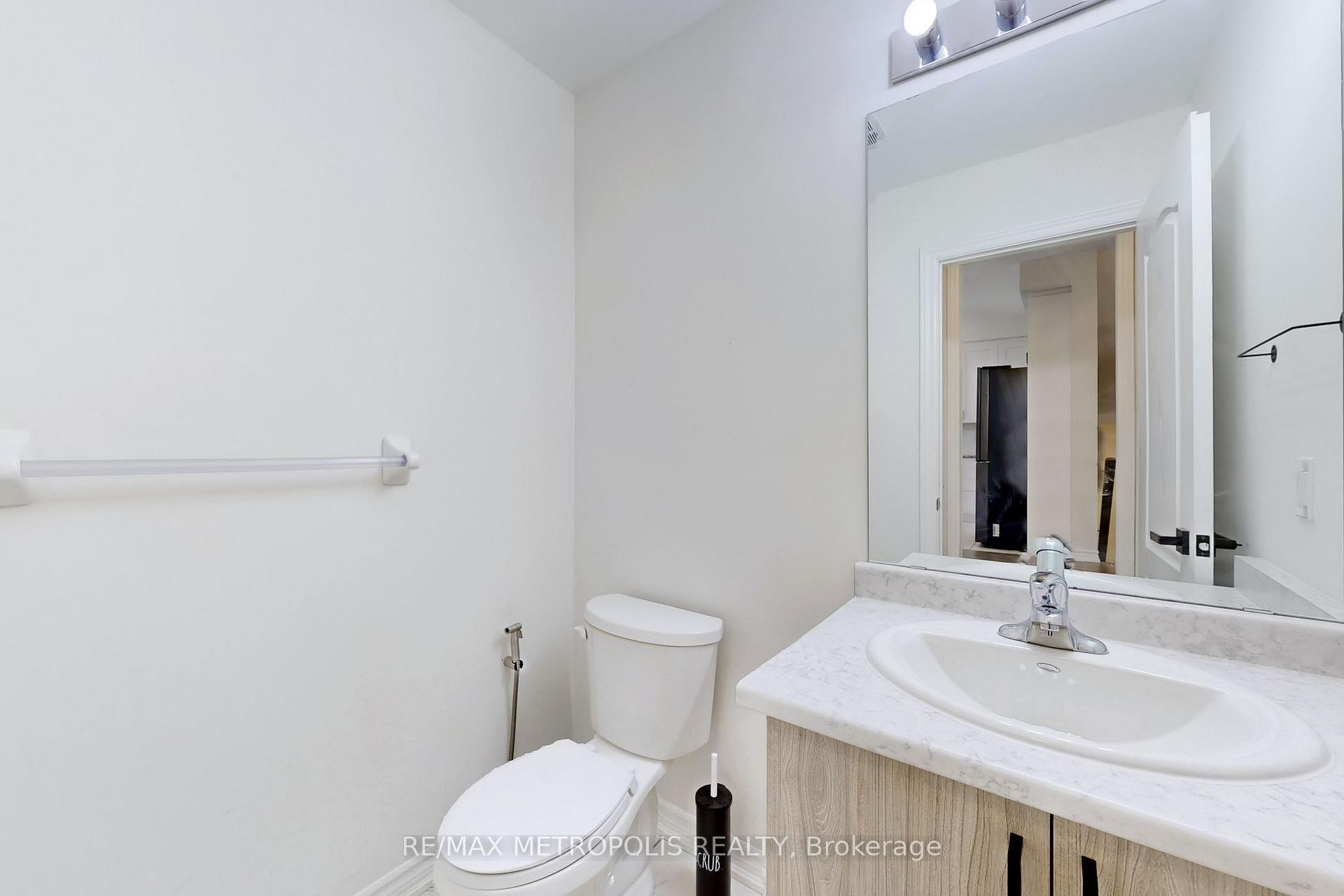 Photo 15 of 24 Cachia Lane, Ajax, Northwest Ajax — HOMEH