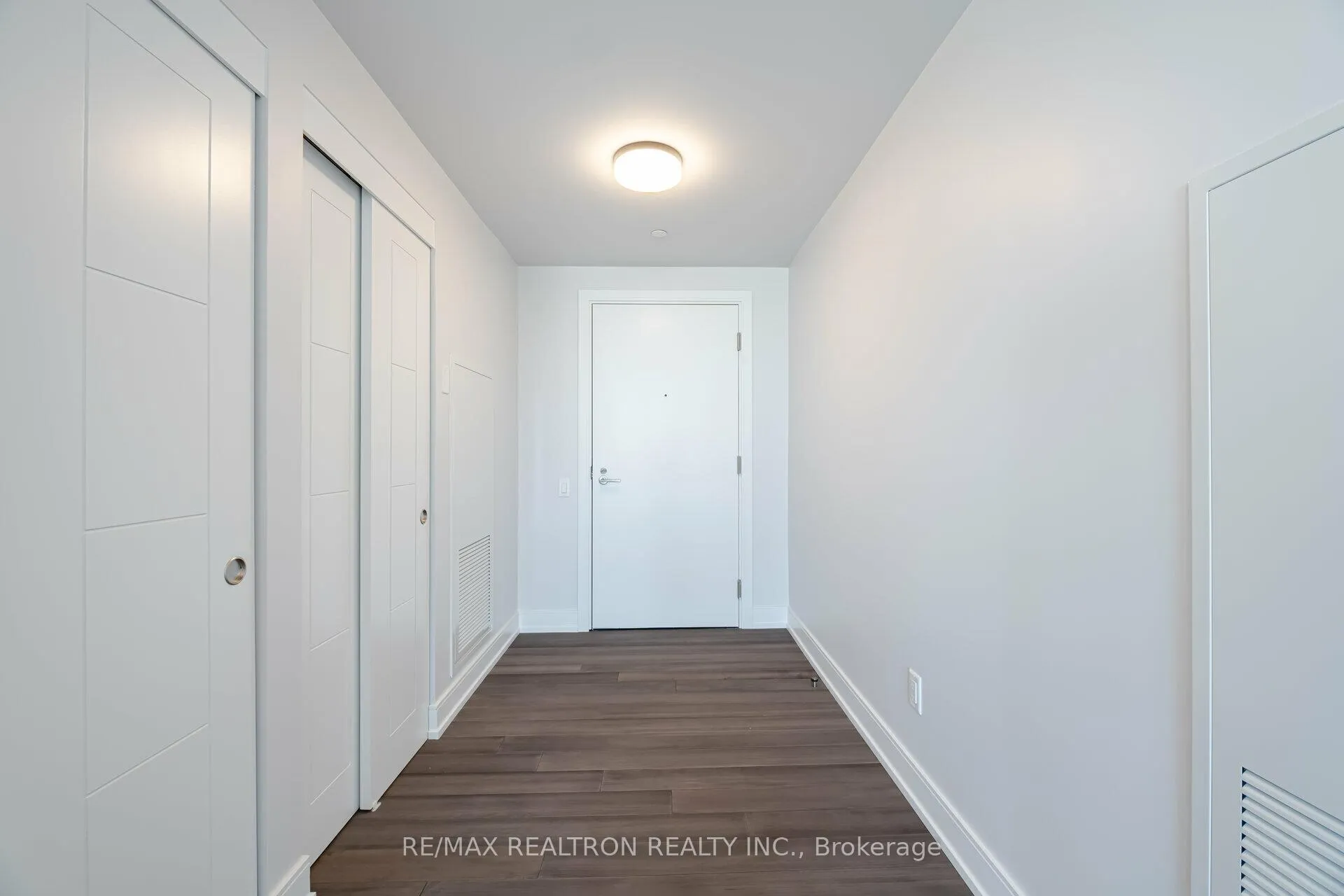 Front of Unit 1109, 2525 Bathurst Street