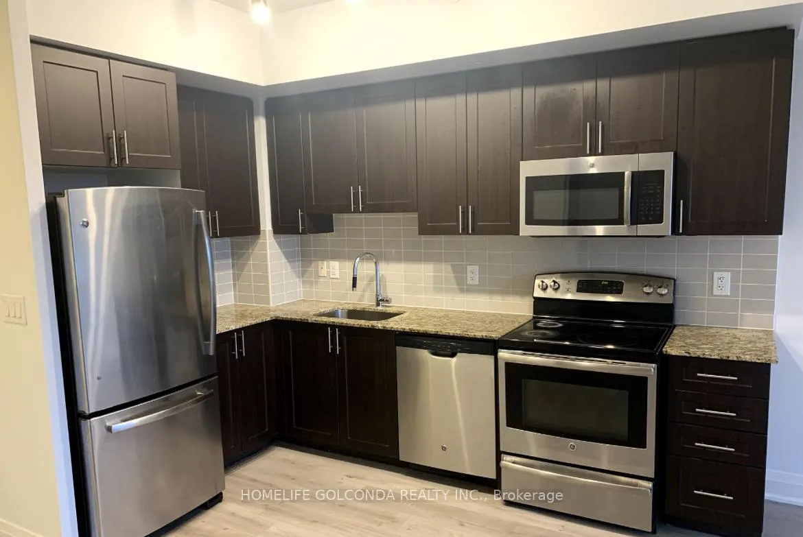 Photo 4 of Unit 908, 7167 Yonge Street, Markham, Thornhill — HOMEH