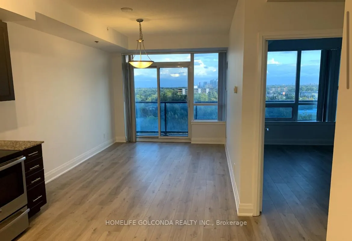 Photo 5 of Unit 908, 7167 Yonge Street, Markham, Thornhill — HOMEH
