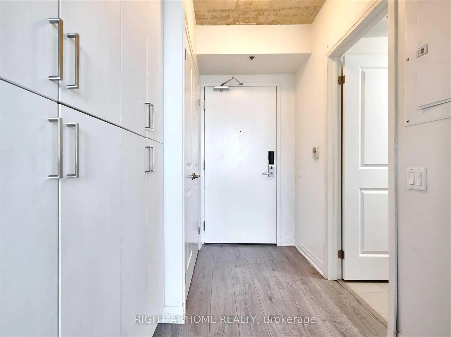 Photo 6 of Unit 603, 1900 Simcoe Street, Oshawa, Samac — HOMEH