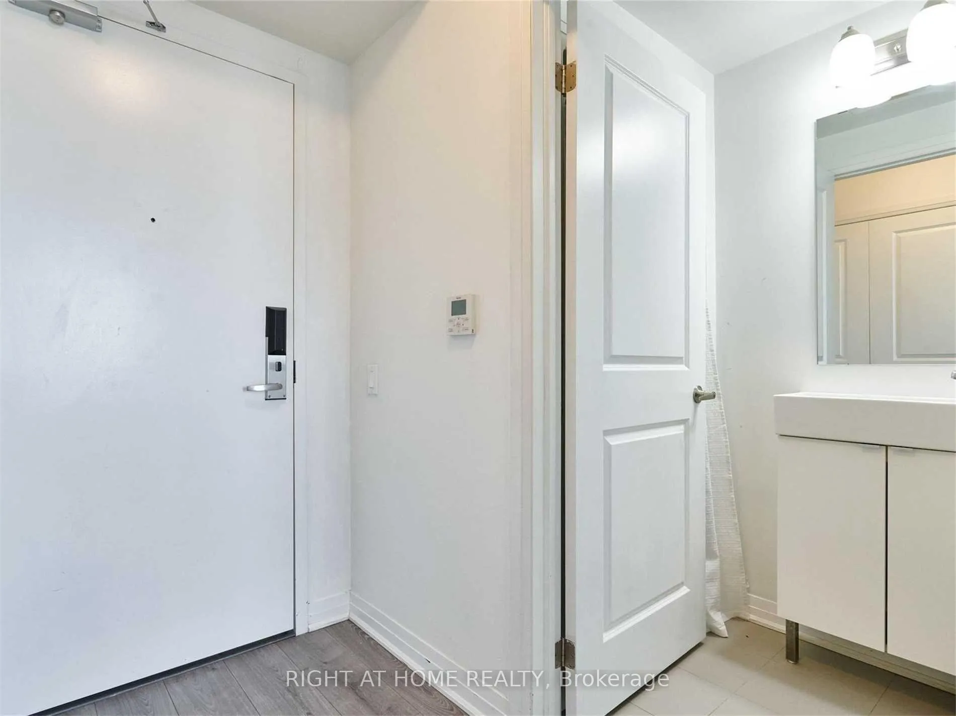 Photo 7 of Unit 603, 1900 Simcoe Street, Oshawa, Samac — HOMEH