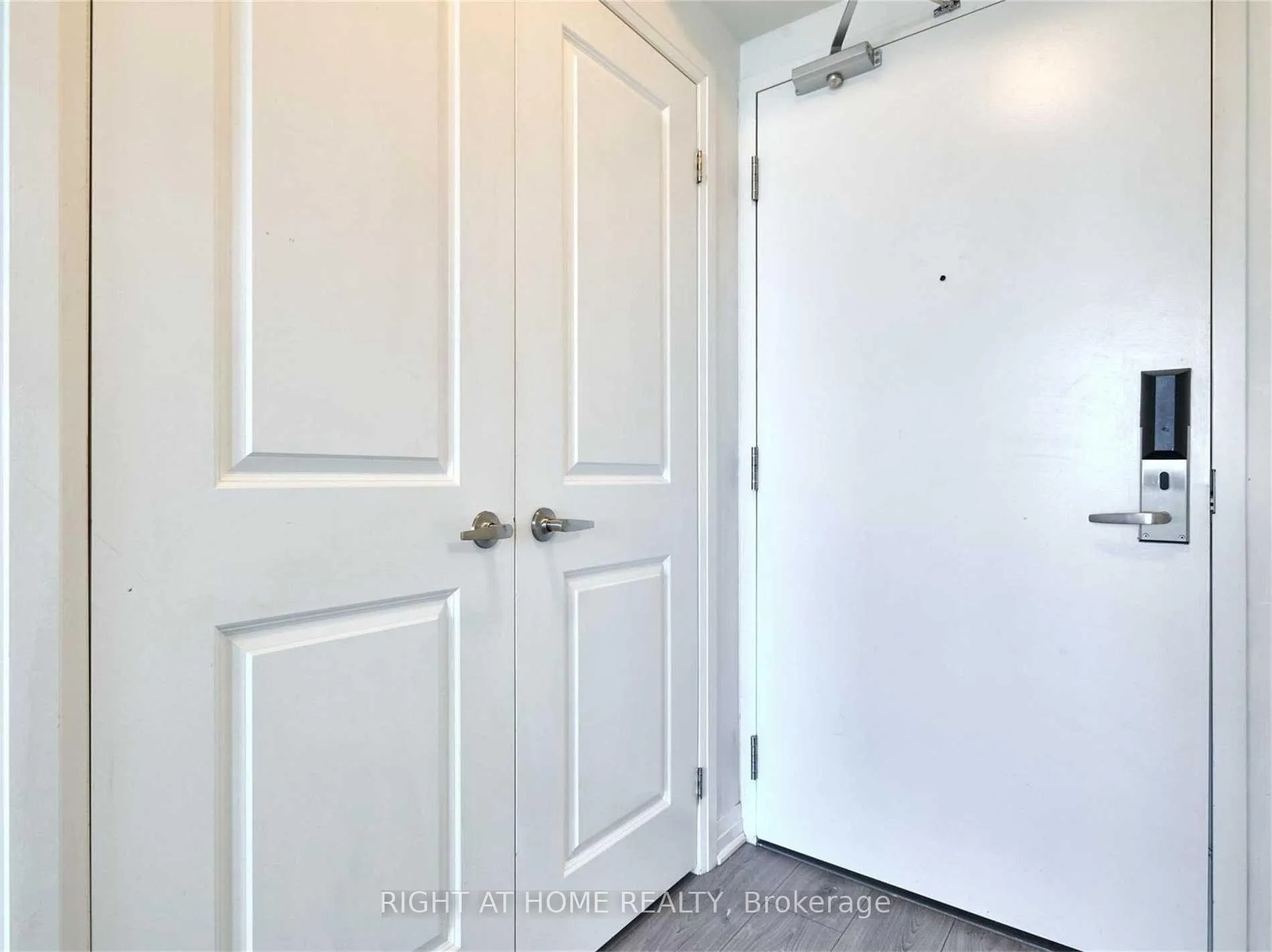 Photo 8 of Unit 603, 1900 Simcoe Street, Oshawa, Samac — HOMEH