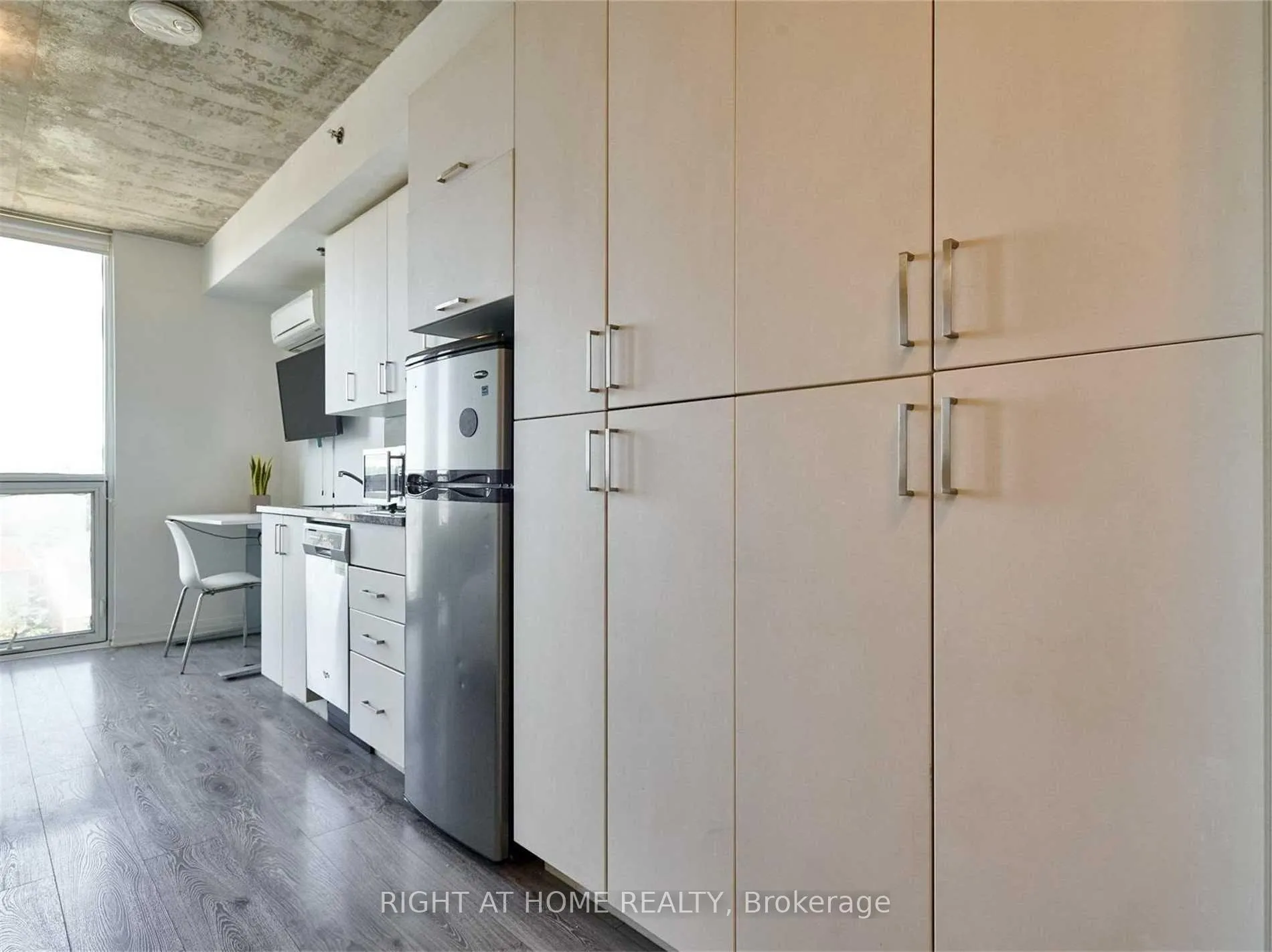 Photo 10 of Unit 603, 1900 Simcoe Street, Oshawa, Samac — HOMEH