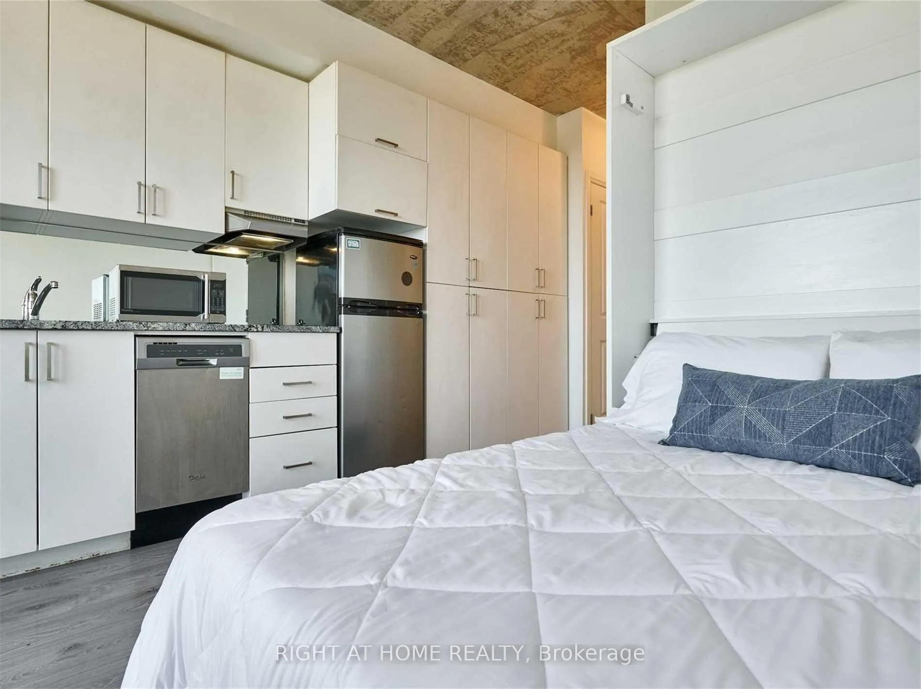 Photo 15 of Unit 603, 1900 Simcoe Street, Oshawa, Samac — HOMEH