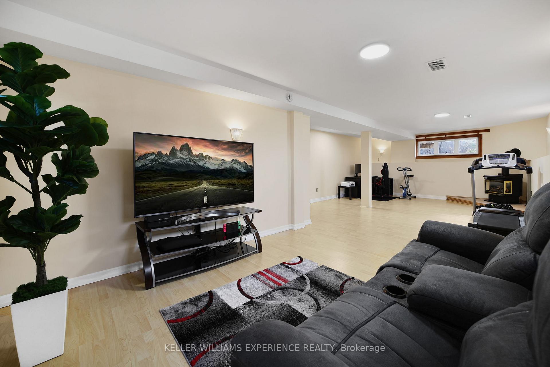 Photo 20 of 94 Cecil Street, Essa, Angus — HOMEH