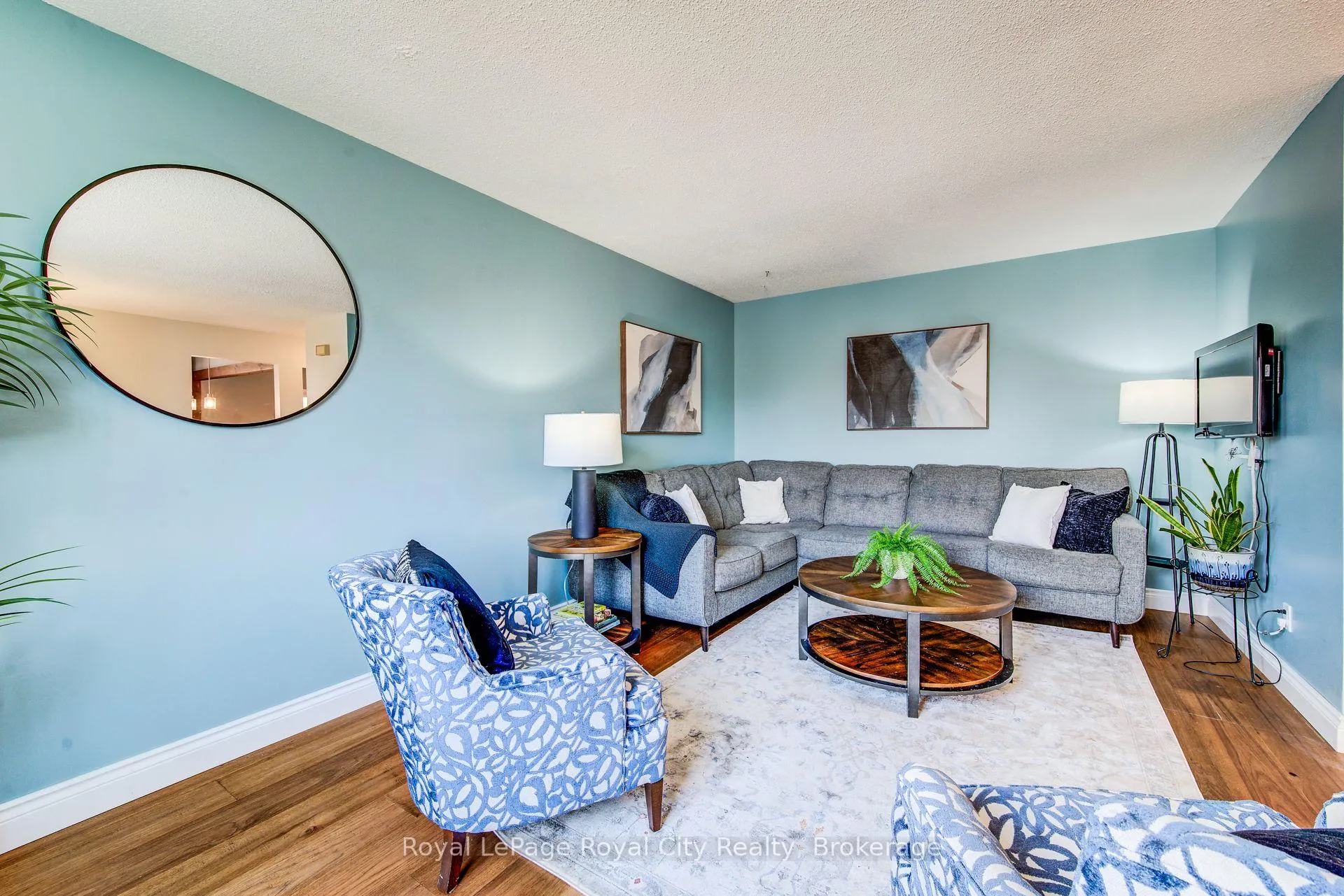 Photo 7 of 418 Imperial Road S, Guelph, Willow West/Sugarbush/West Acres — HOMEH