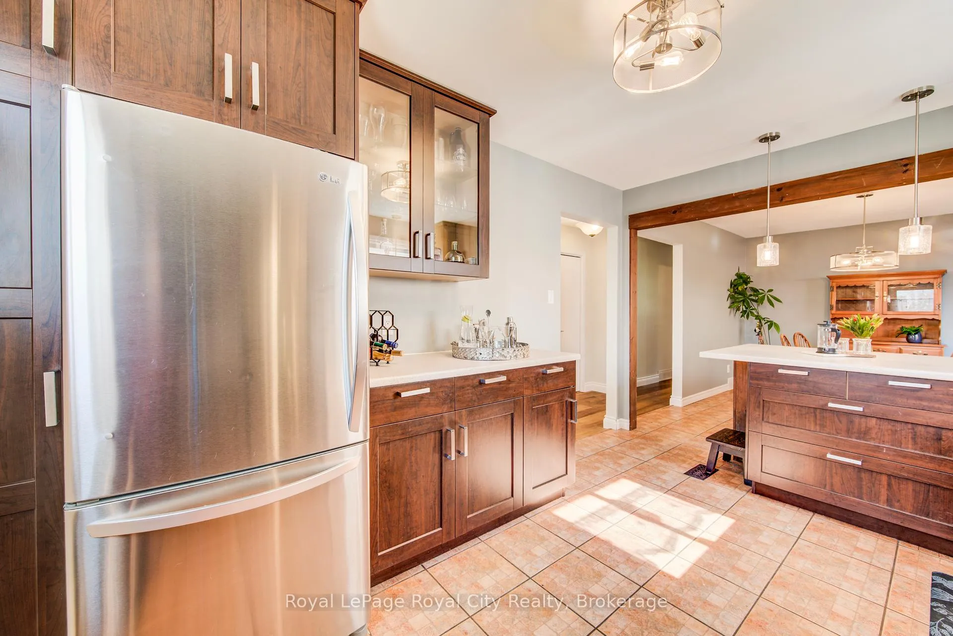 Photo 13 of 418 Imperial Road S, Guelph, Willow West/Sugarbush/West Acres — HOMEH