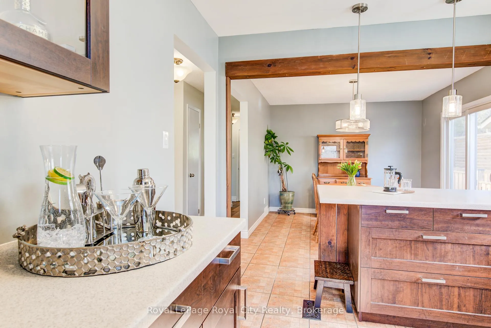 Photo 14 of 418 Imperial Road S, Guelph, Willow West/Sugarbush/West Acres — HOMEH