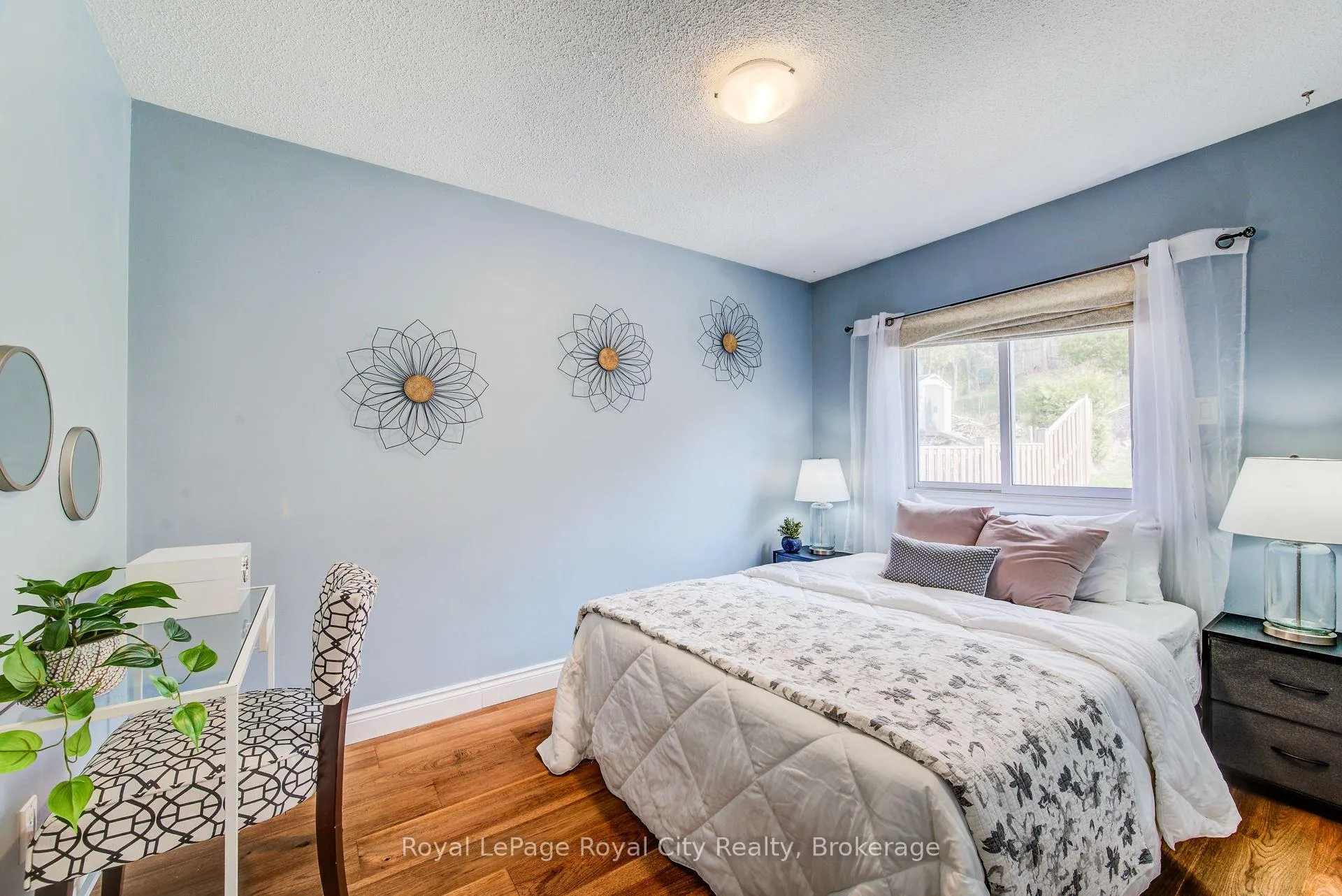 Photo 23 of 418 Imperial Road S, Guelph, Willow West/Sugarbush/West Acres — HOMEH