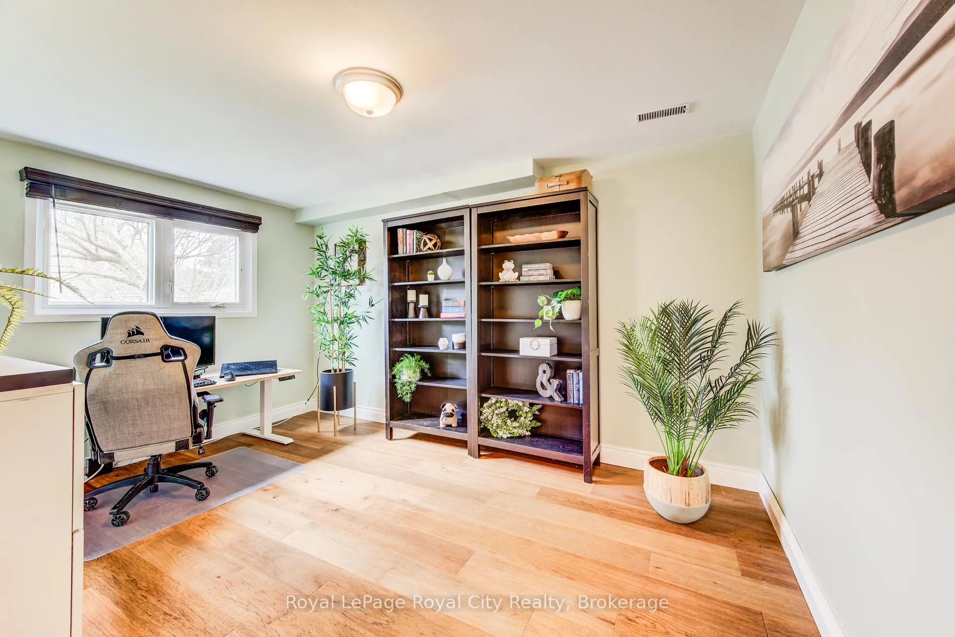 Photo 26 of 418 Imperial Road S, Guelph, Willow West/Sugarbush/West Acres — HOMEH