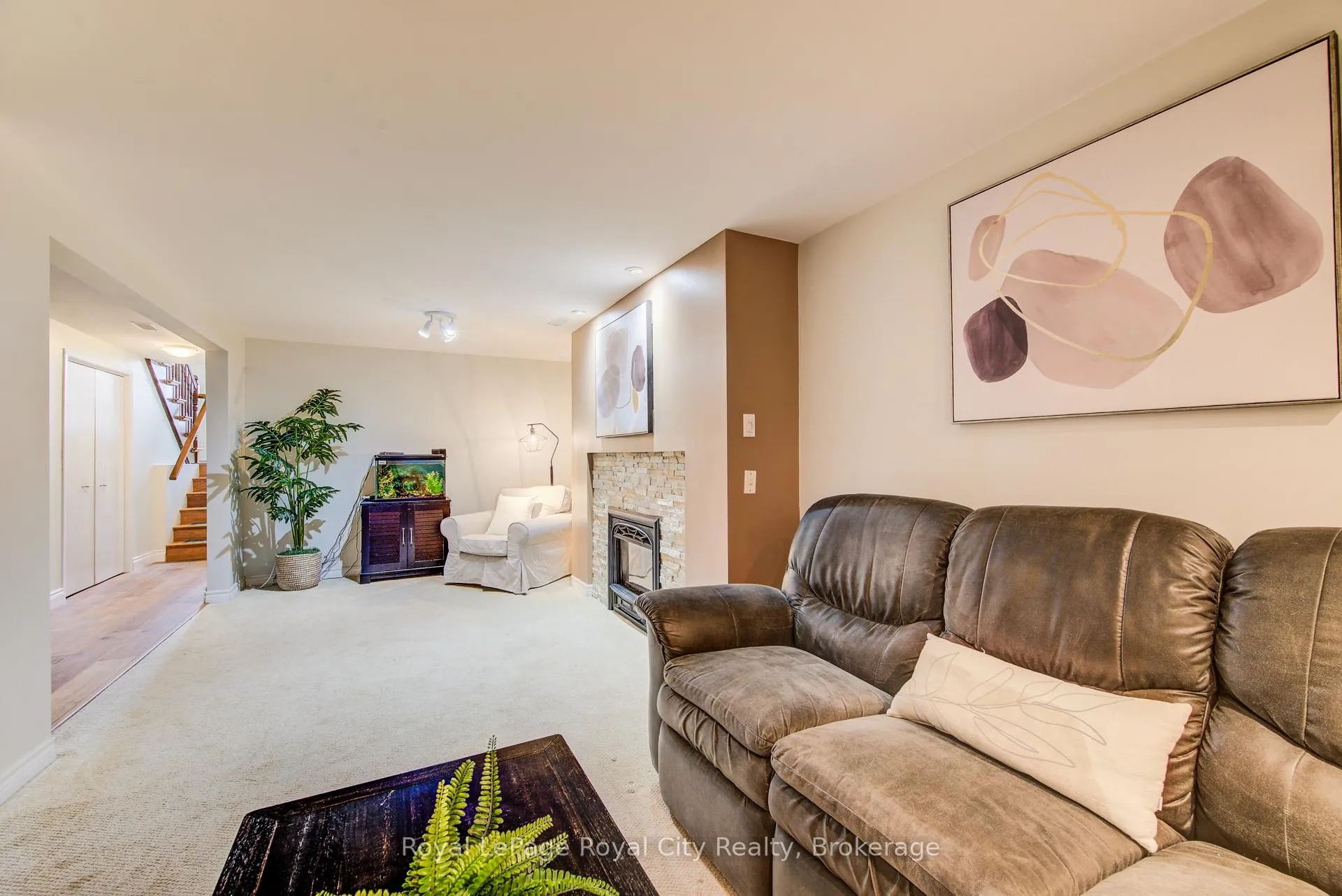 Photo 30 of 418 Imperial Road S, Guelph, Willow West/Sugarbush/West Acres — HOMEH