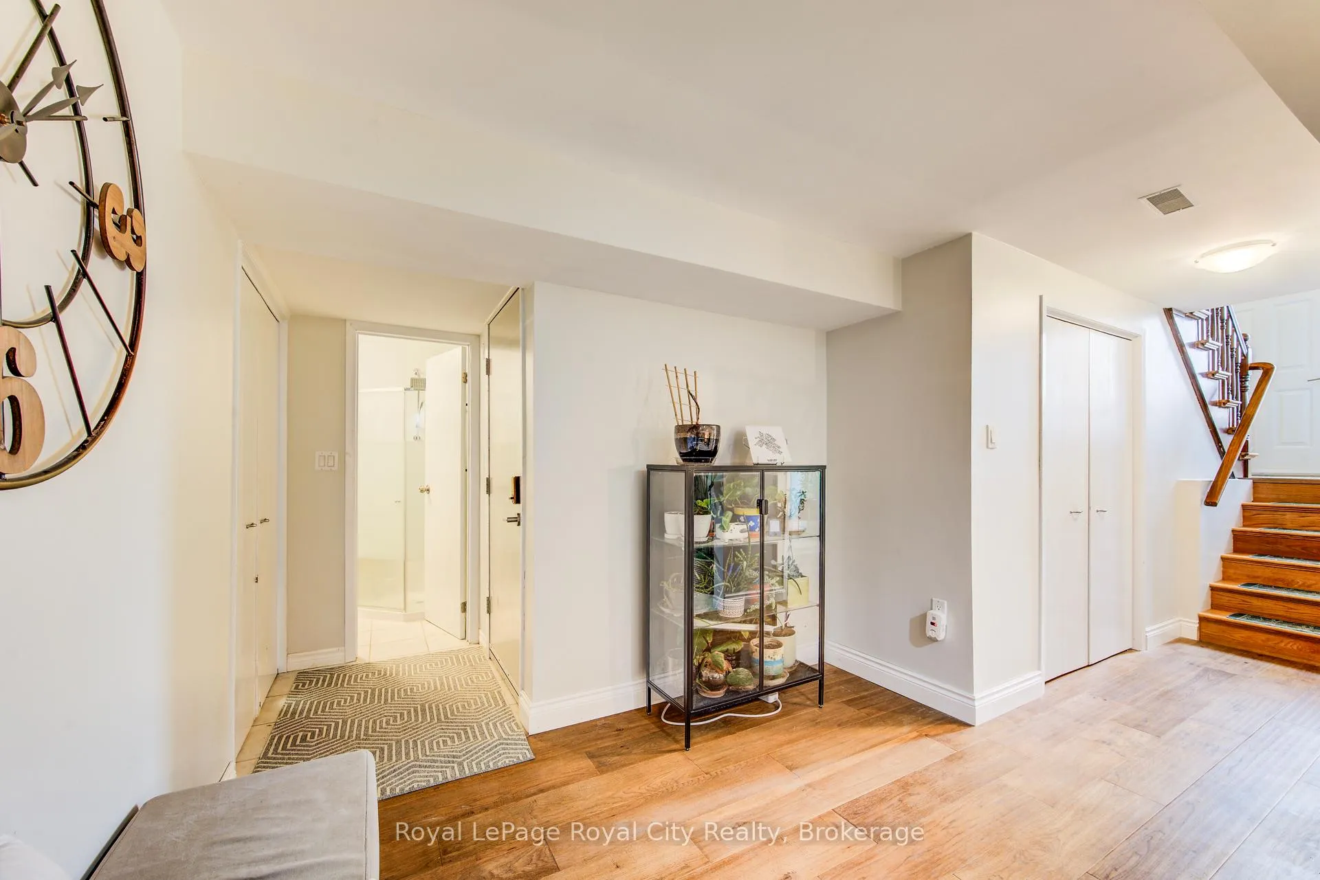 Photo 31 of 418 Imperial Road S, Guelph, Willow West/Sugarbush/West Acres — HOMEH