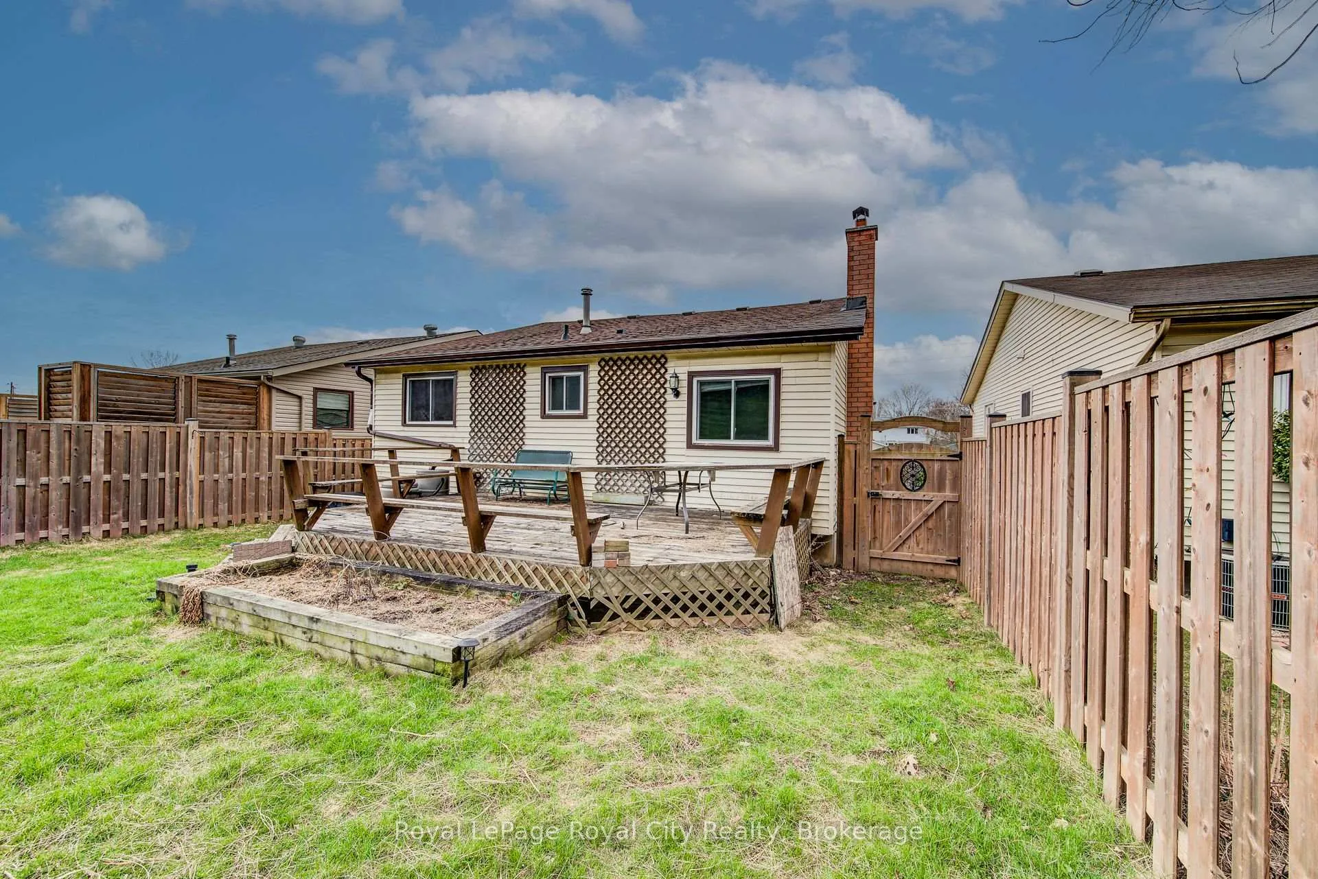 Photo 39 of 418 Imperial Road S, Guelph, Willow West/Sugarbush/West Acres — HOMEH