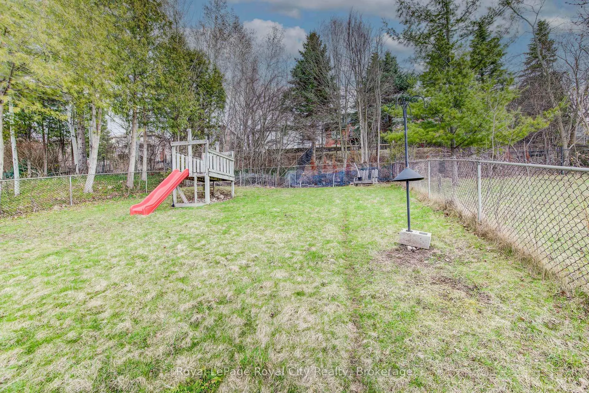 Photo 41 of 418 Imperial Road S, Guelph, Willow West/Sugarbush/West Acres — HOMEH