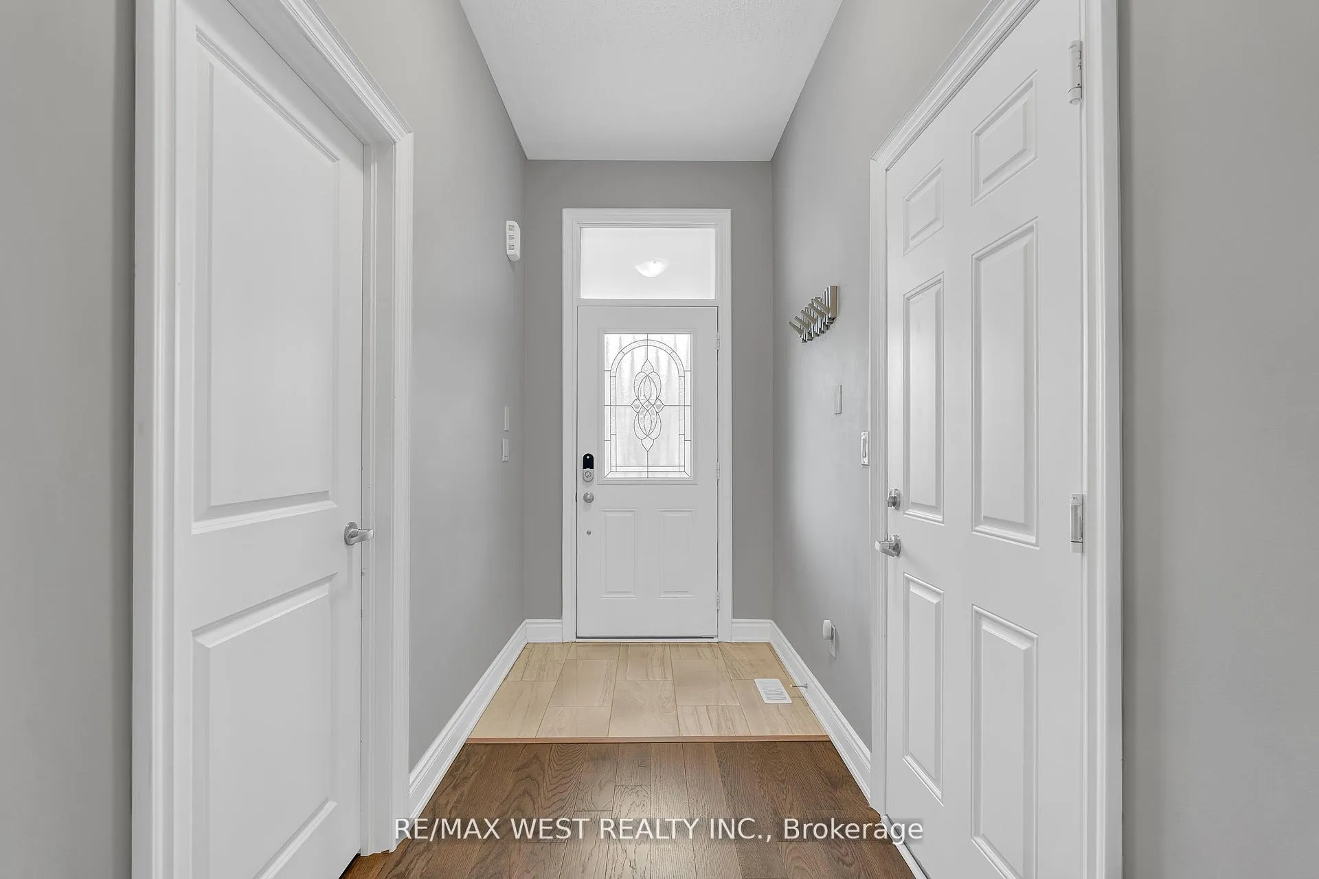Photo 8 of 39 Gilroy Court, New Tecumseth, Alliston — HOMEH