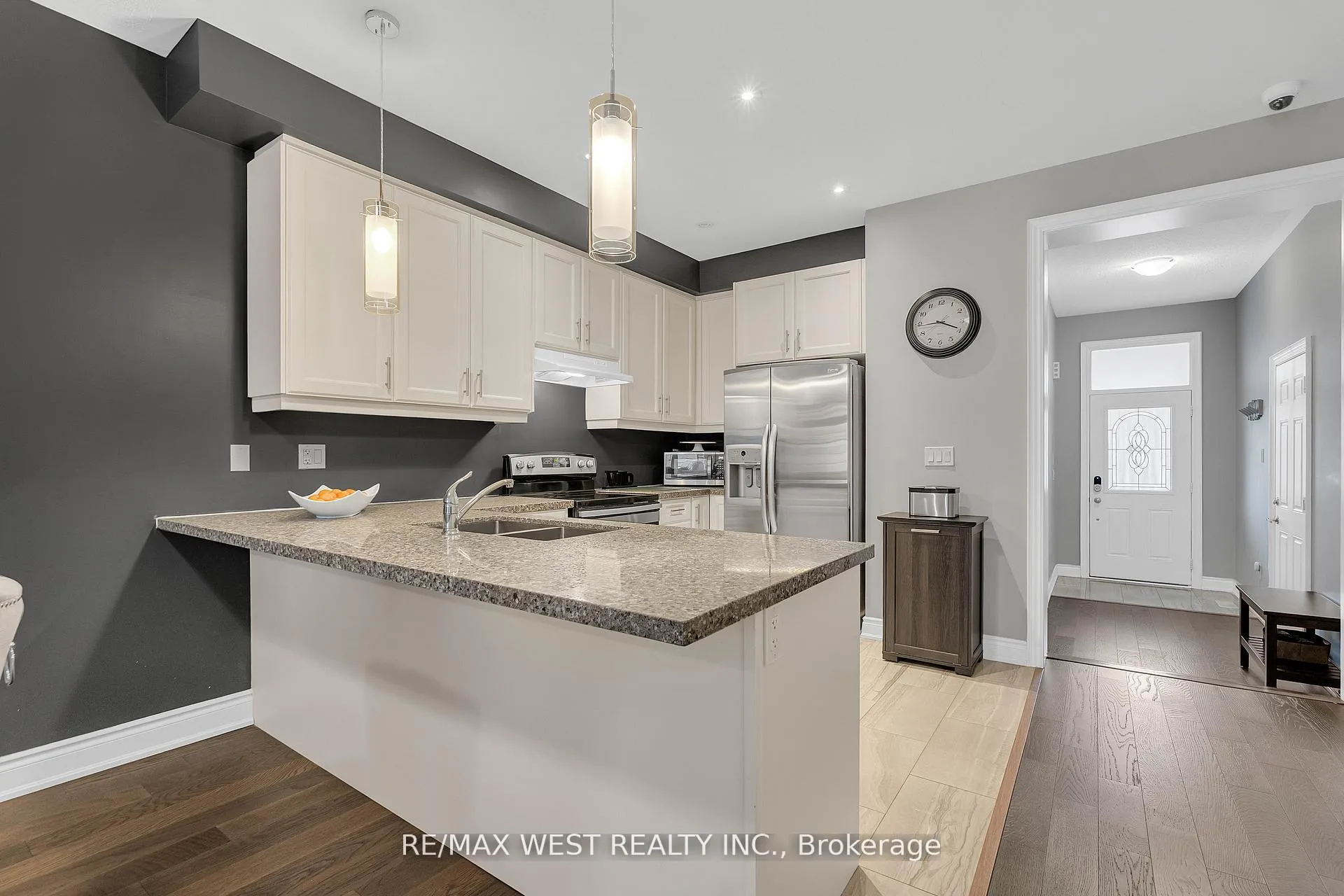 Photo 11 of 39 Gilroy Court, New Tecumseth, Alliston — HOMEH