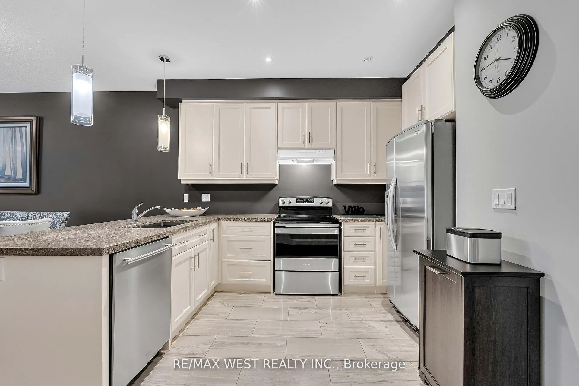 Photo 12 of 39 Gilroy Court, New Tecumseth, Alliston — HOMEH