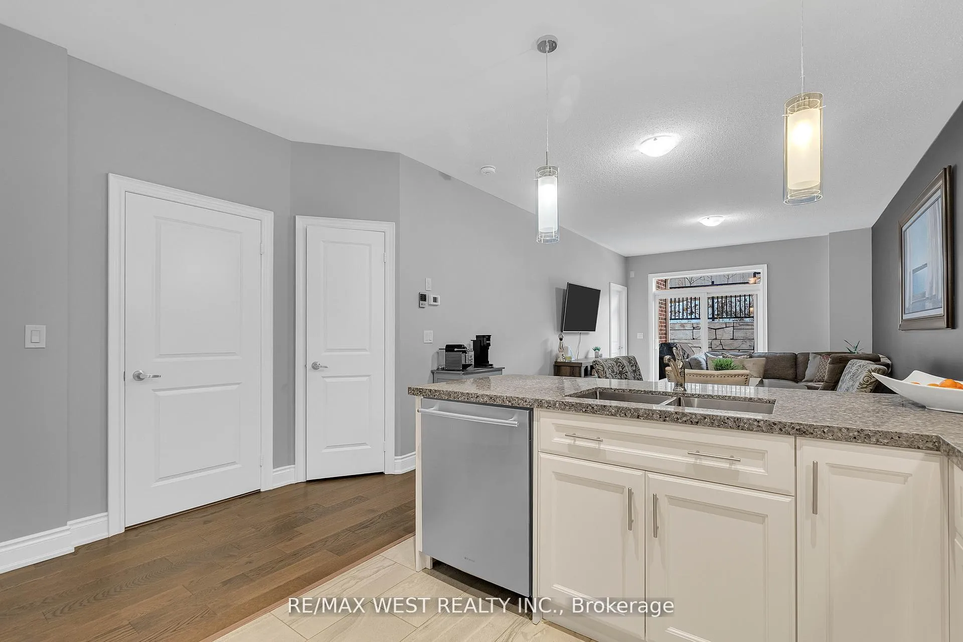 Photo 13 of 39 Gilroy Court, New Tecumseth, Alliston — HOMEH