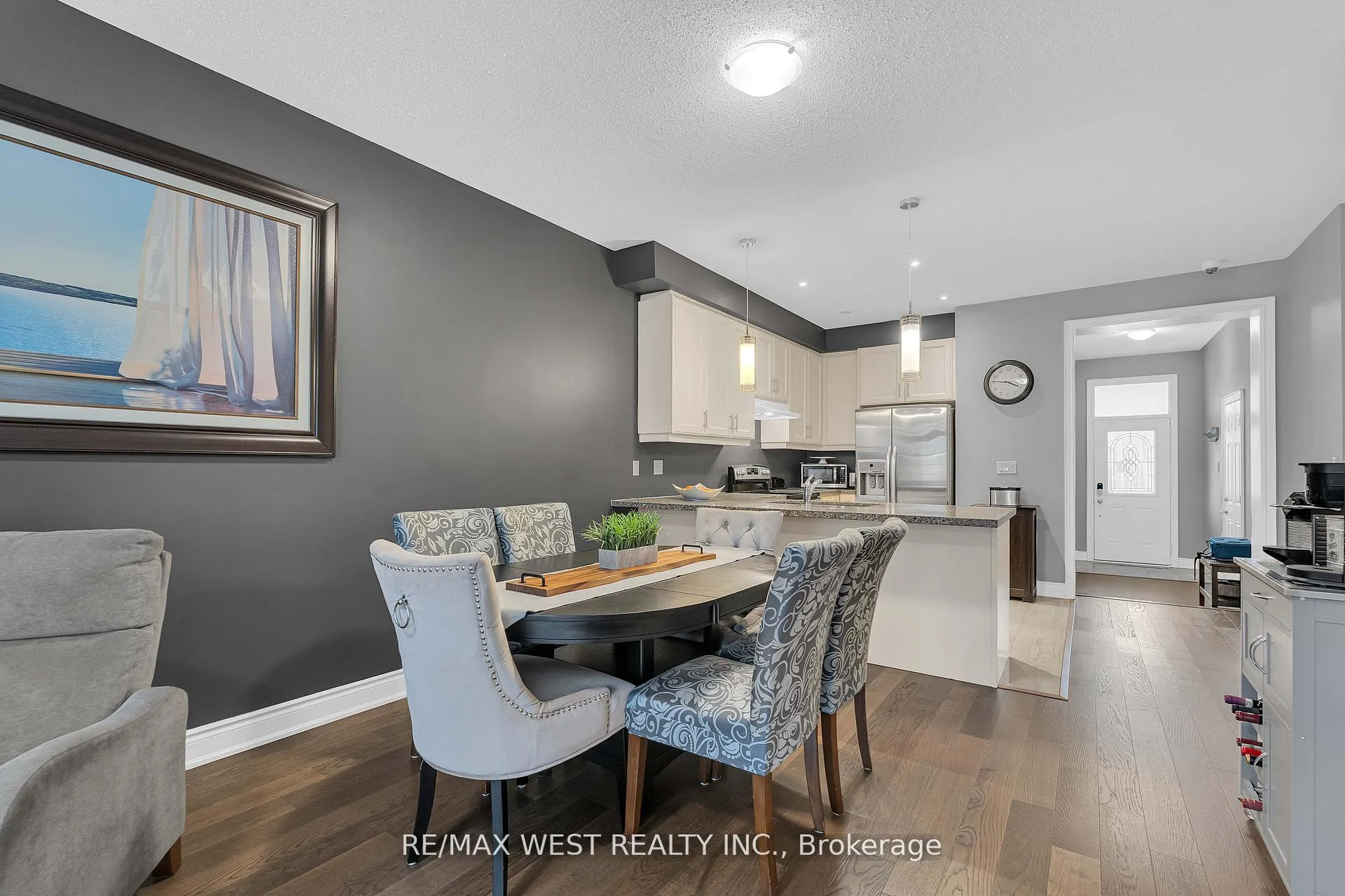 Photo 15 of 39 Gilroy Court, New Tecumseth, Alliston — HOMEH