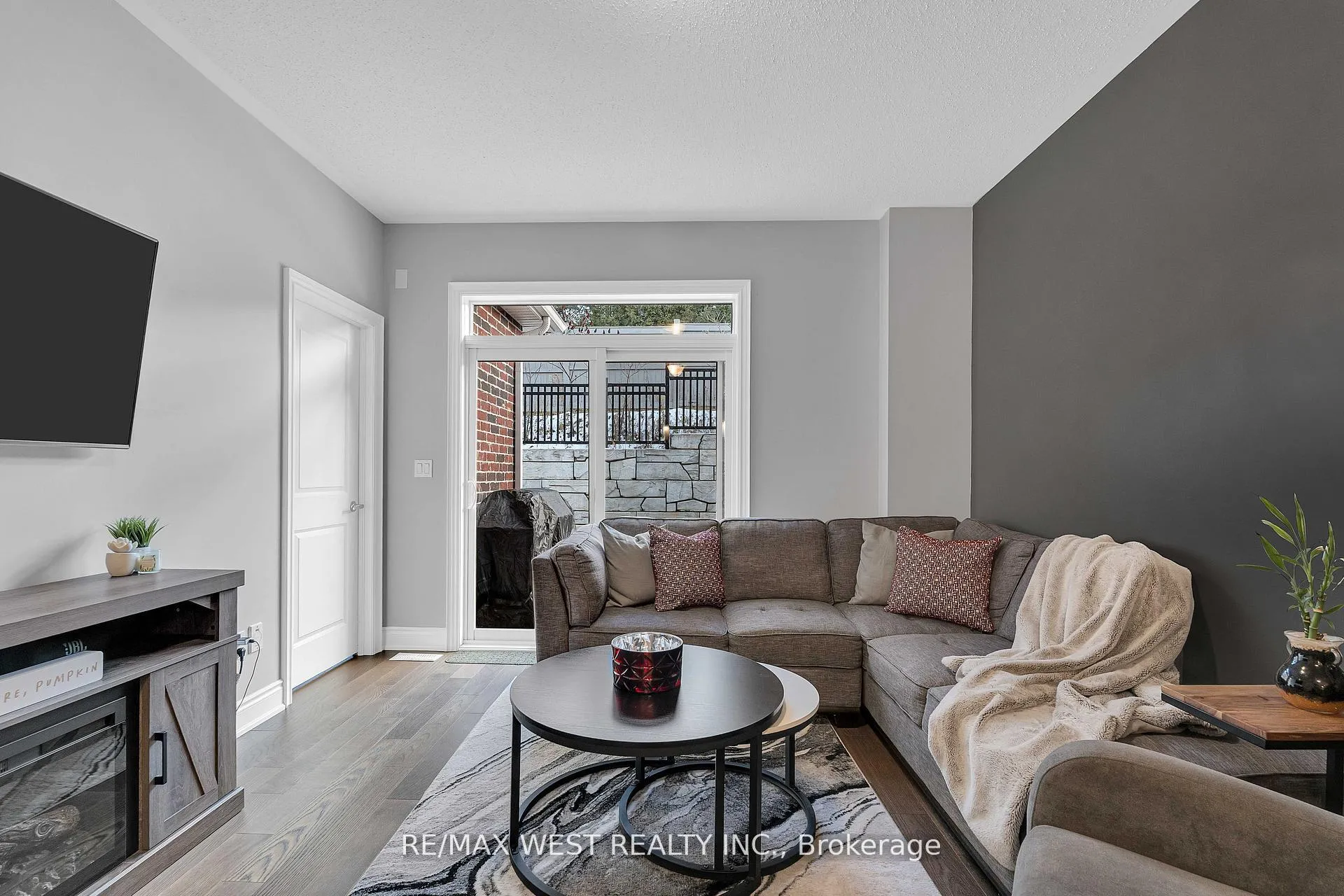 Photo 18 of 39 Gilroy Court, New Tecumseth, Alliston — HOMEH