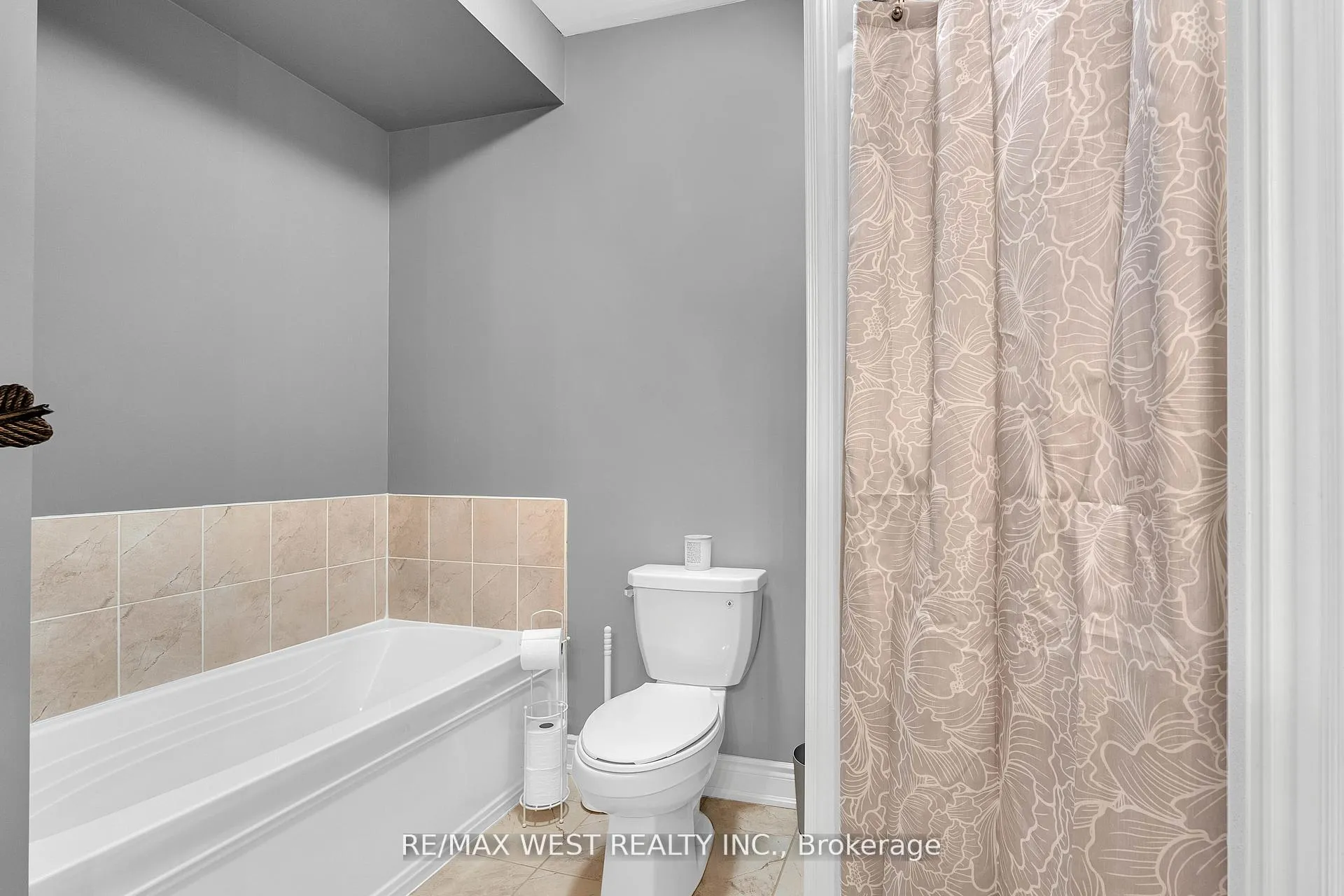 Photo 26 of 39 Gilroy Court, New Tecumseth, Alliston — HOMEH